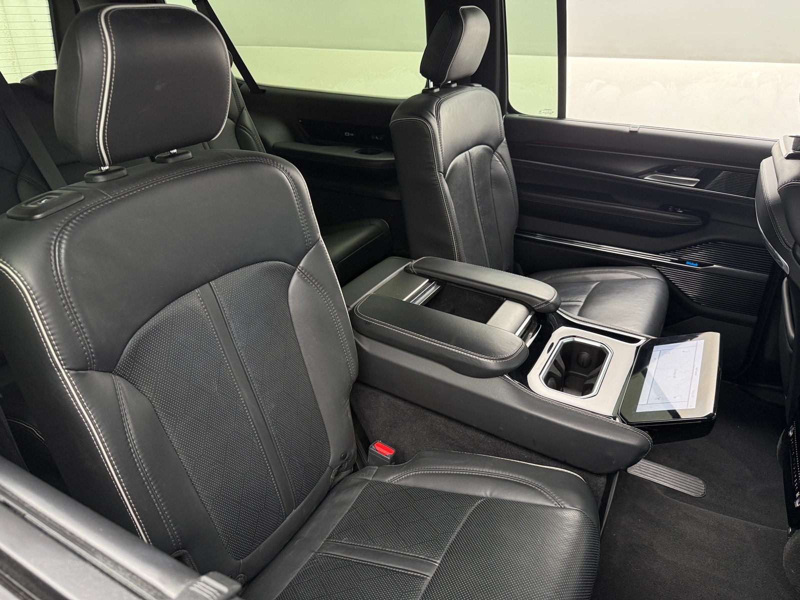 Thumbnail: 2024 Jeep Grand Wagoneer L - 5