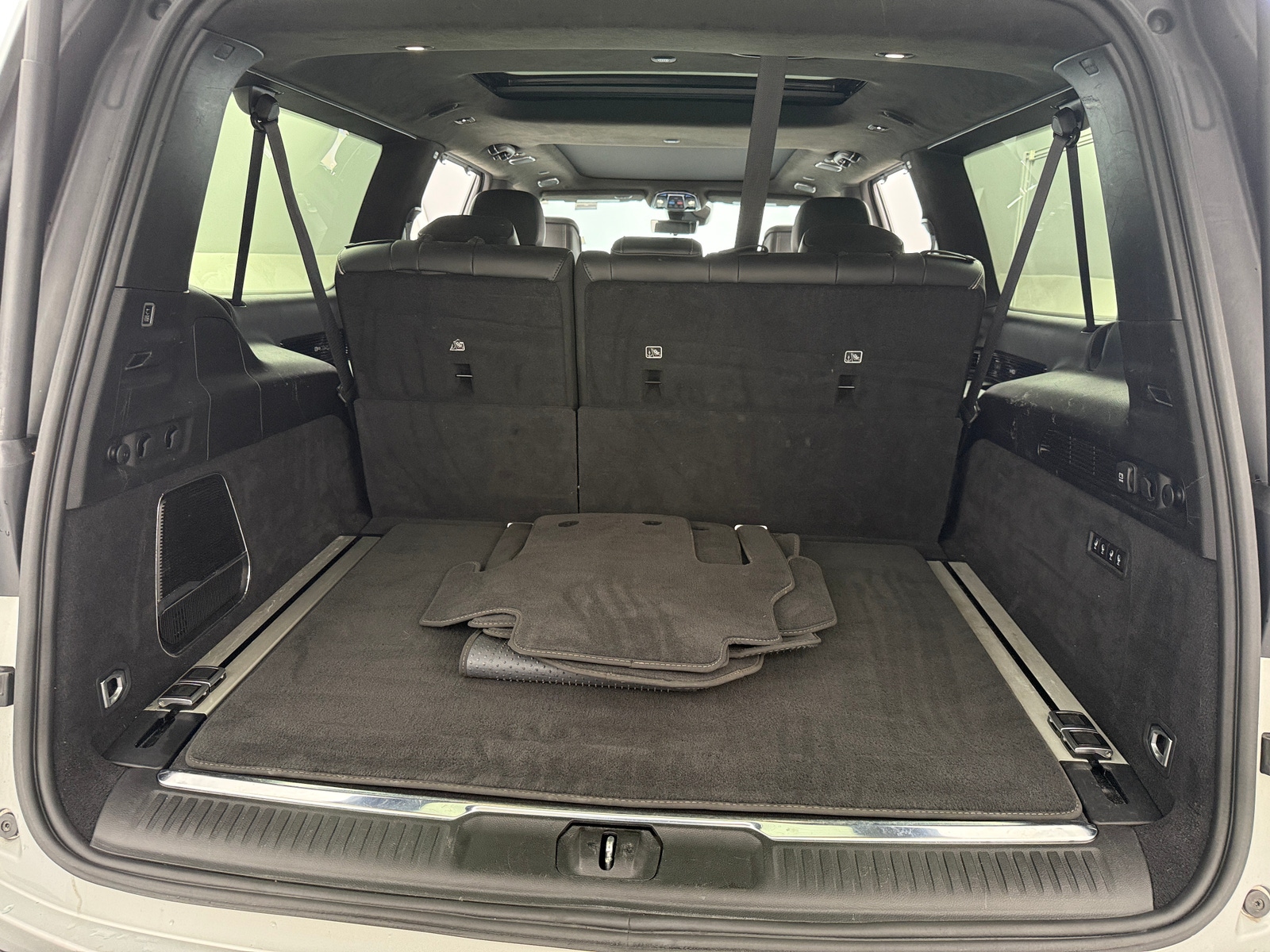 Thumbnail: 2024 Jeep Grand Wagoneer L - 6