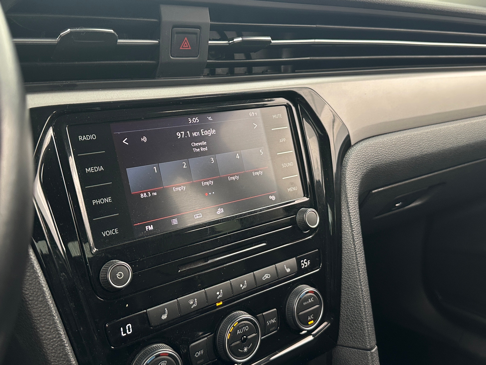 Thumbnail: 2020 Volkswagen Passat - 3