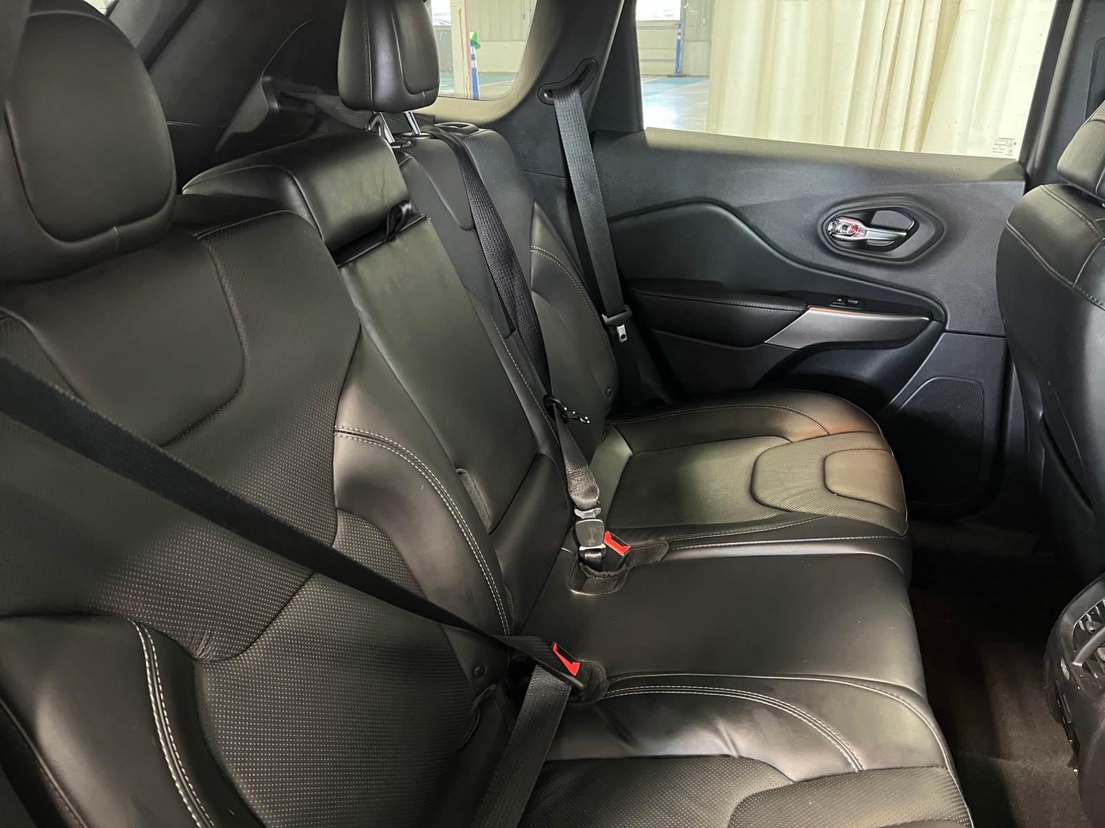 Thumbnail: 2019 Jeep Cherokee - 5