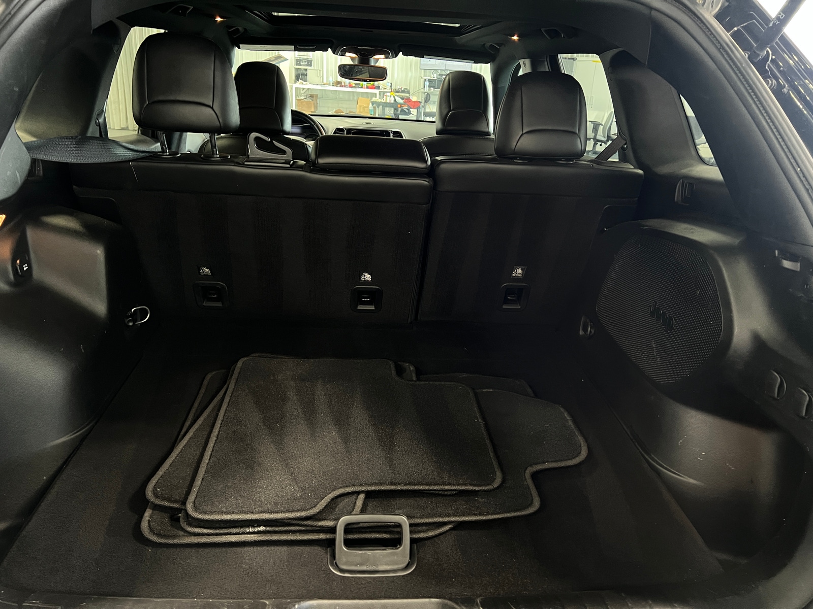 Thumbnail: 2019 Jeep Cherokee - 6