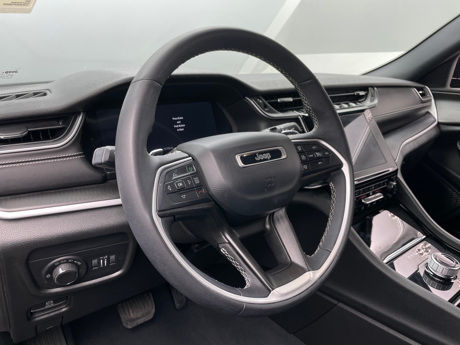 Thumbnail: 2023 Jeep Grand Cherokee - 4