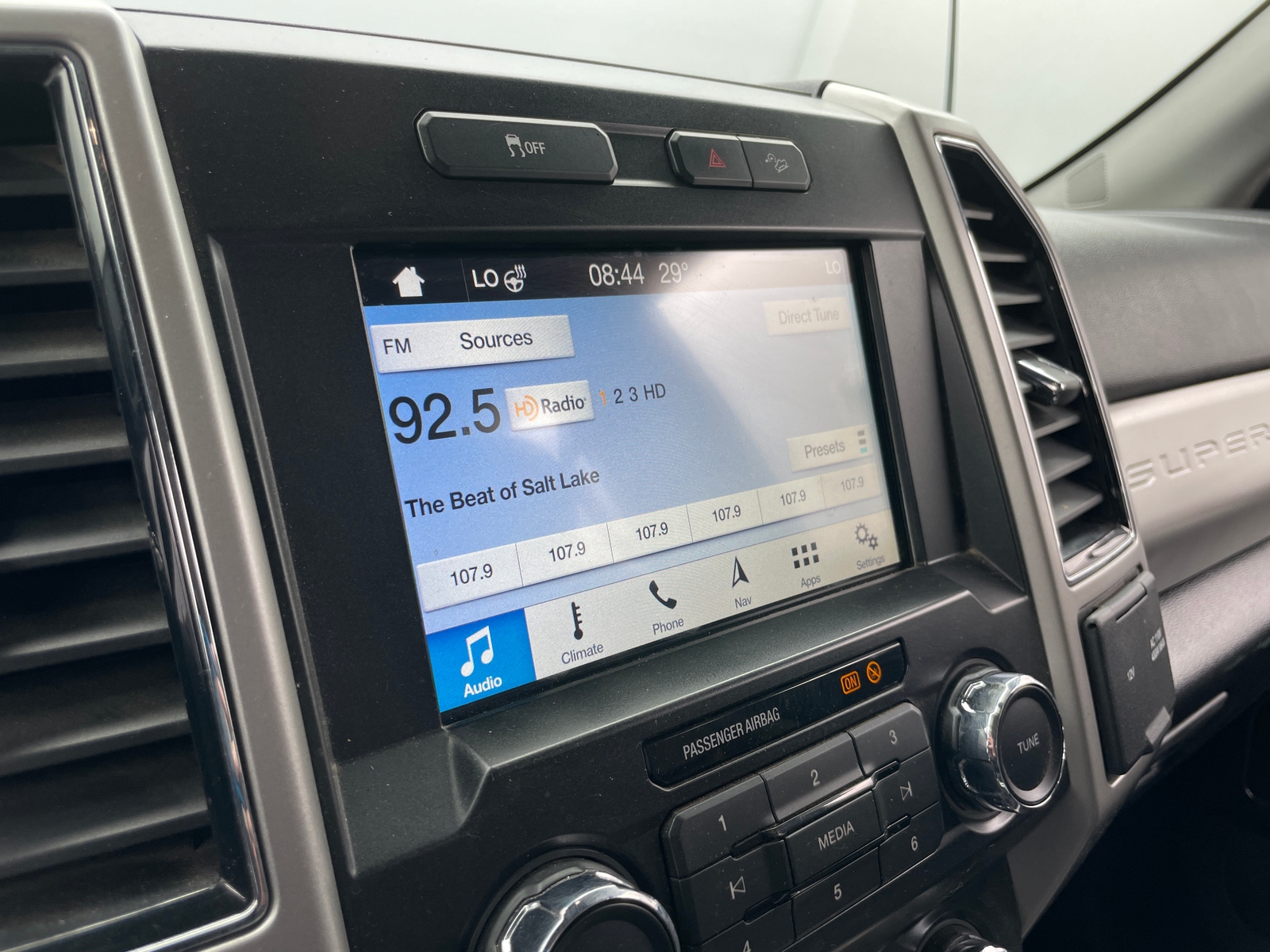 Thumbnail: 2019 Ford Econoline - 3