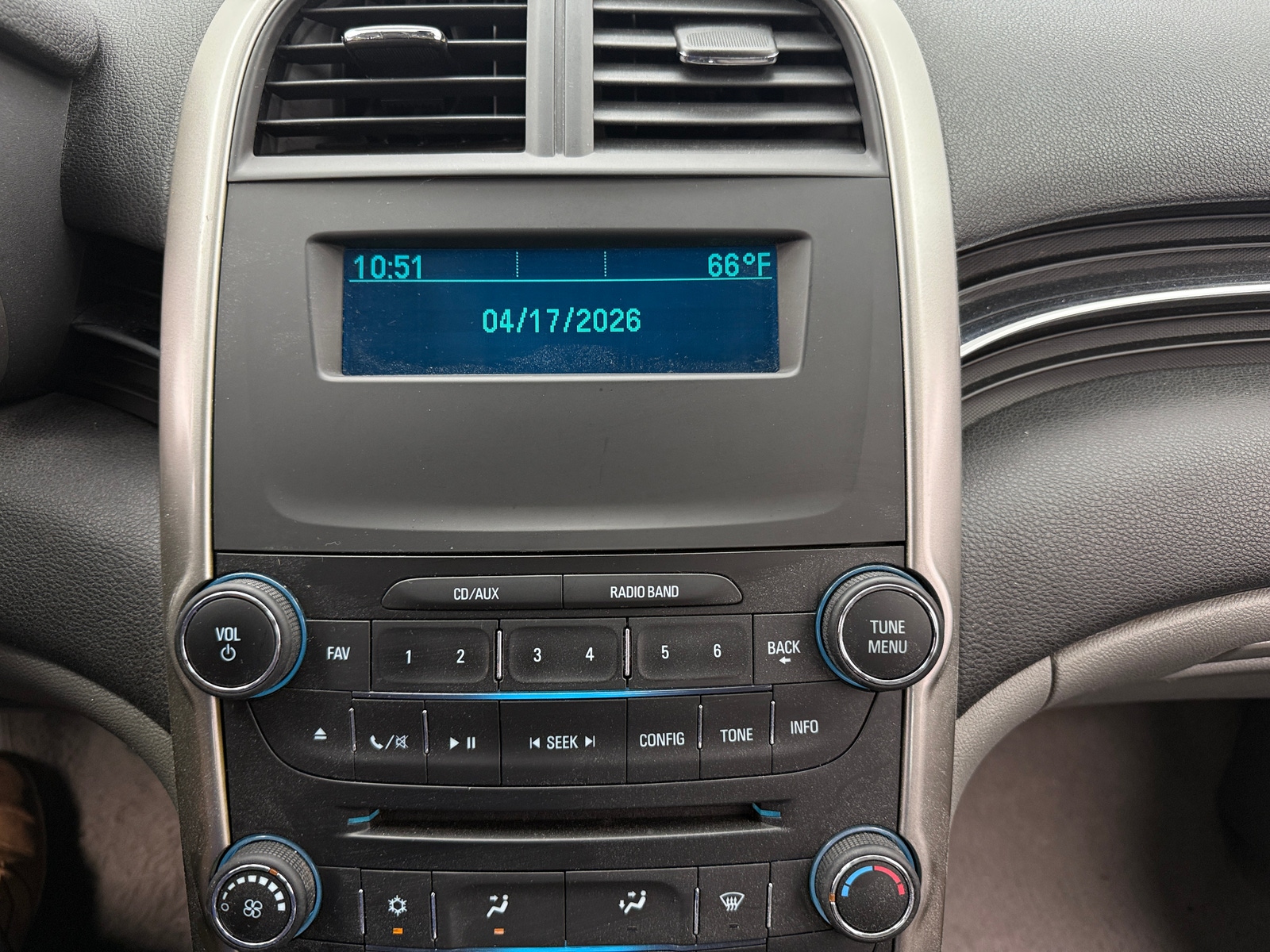 Thumbnail: 2015 Chevrolet Malibu - 4