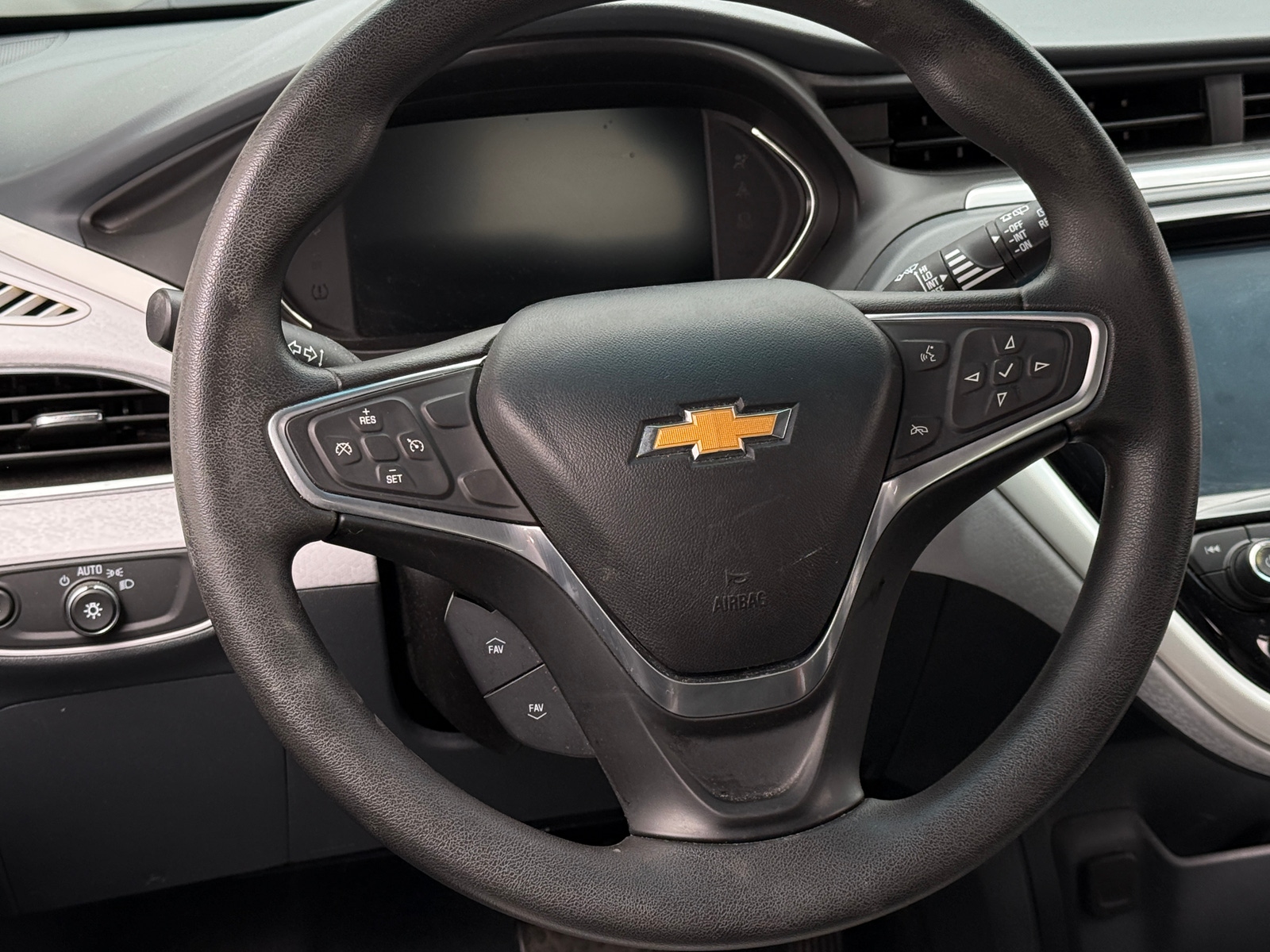 Thumbnail: 2018 Chevrolet Bolt EV - 5