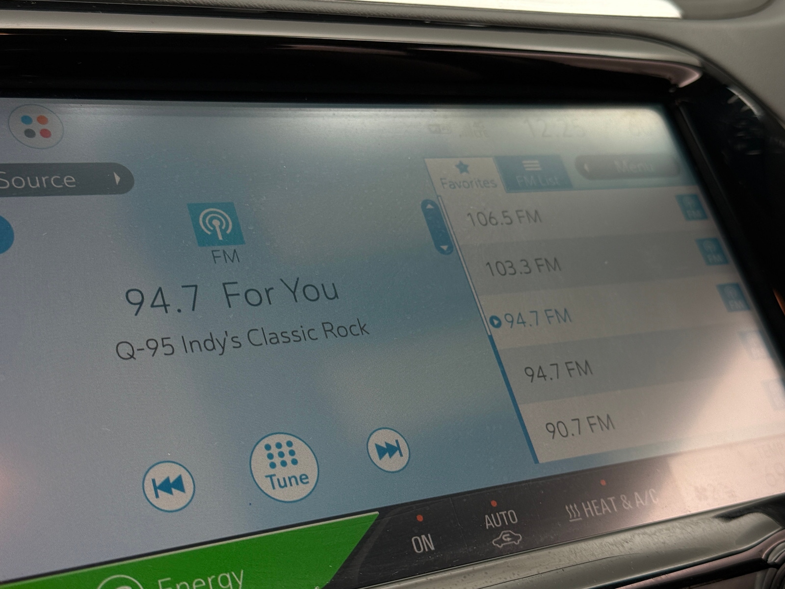 Thumbnail: 2018 Chevrolet Bolt EV - 4