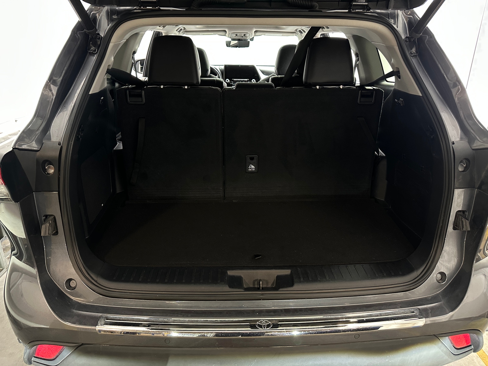 Thumbnail: 2021 Toyota Highlander - 6