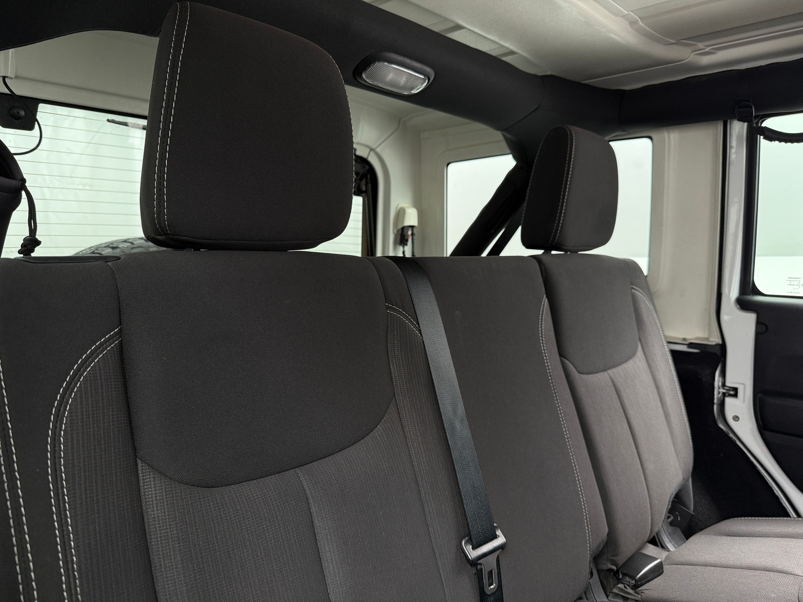 Thumbnail: 2015 Jeep Wrangler - 6