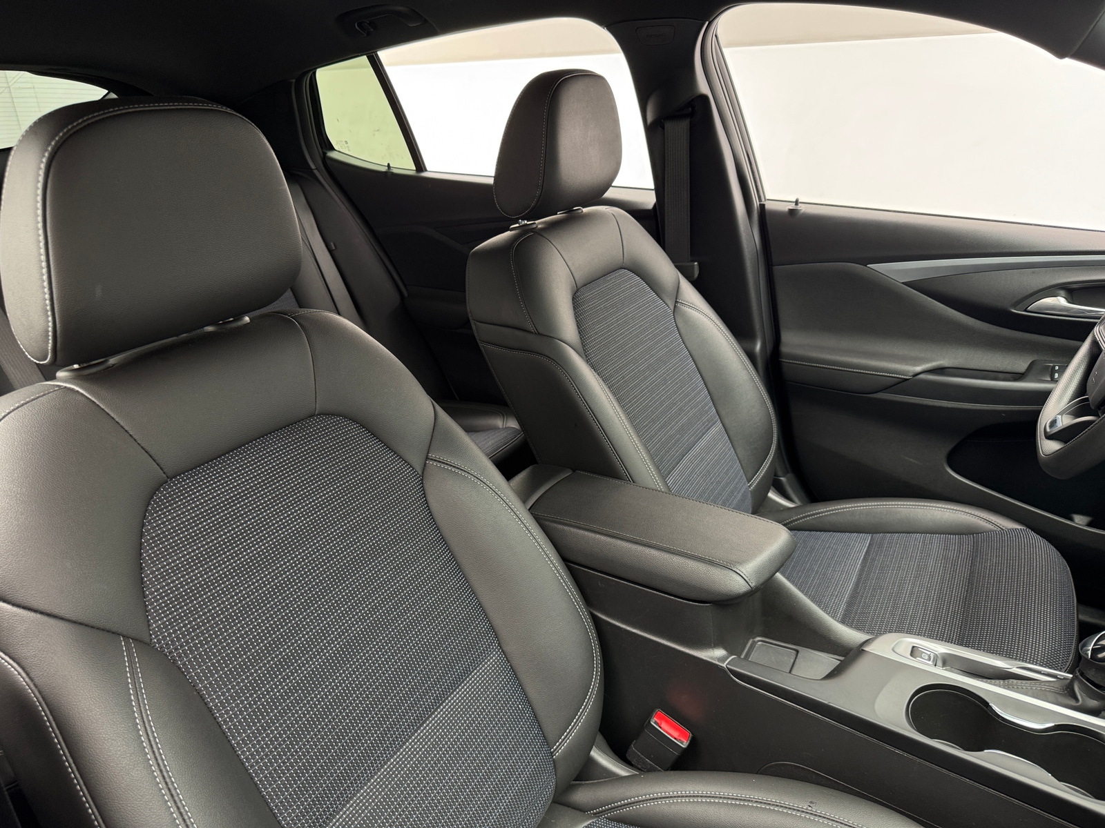 Thumbnail: 2025 Buick Envista - 2