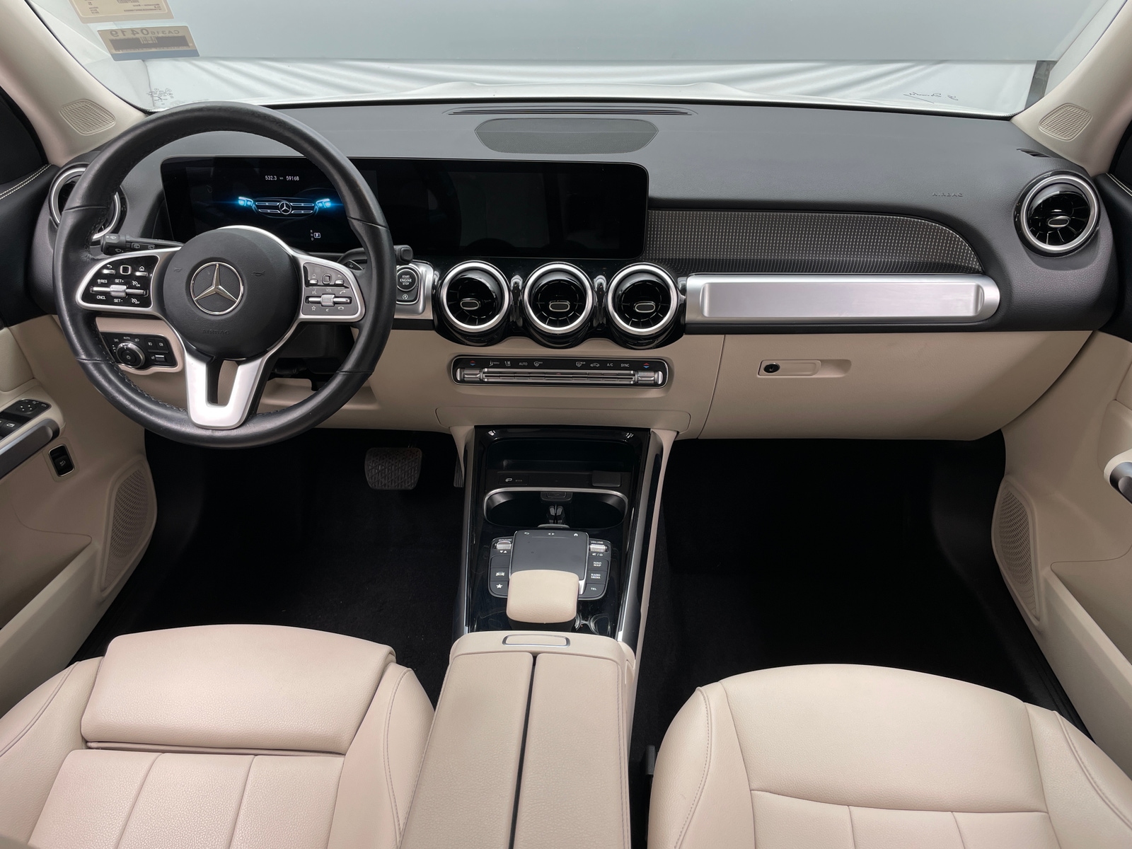 Thumbnail: 2022 Mercedes-Benz GLB - 2