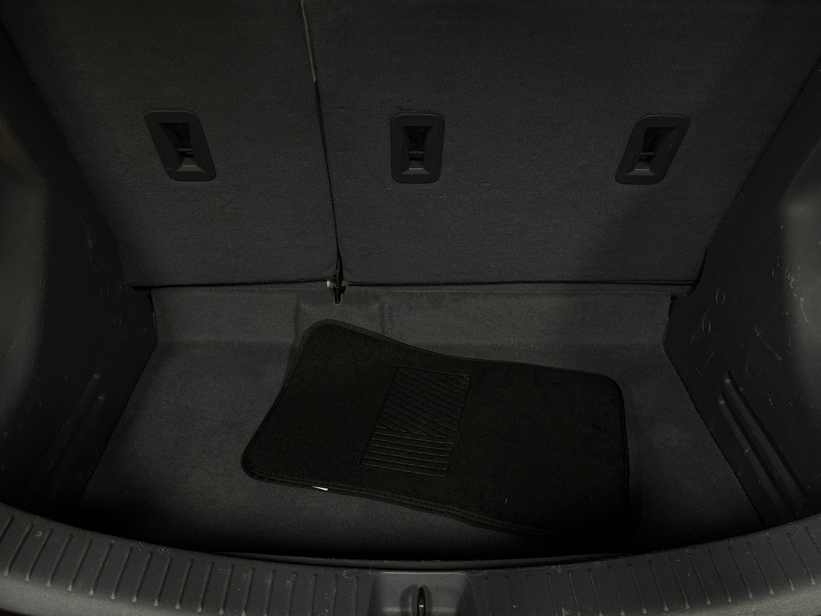 Thumbnail: 2017 Chevrolet Bolt EV - 7