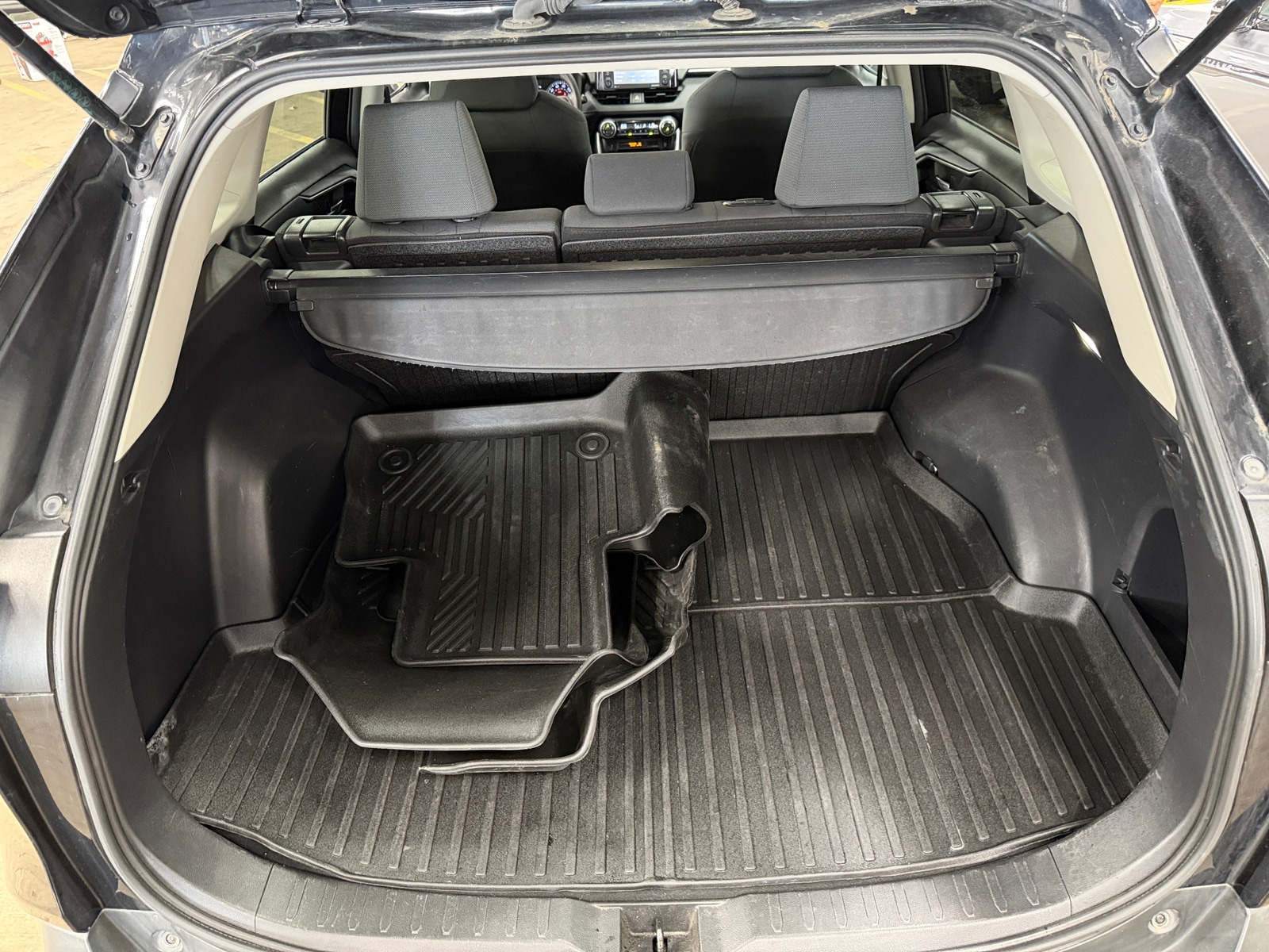 Thumbnail: 2022 Toyota RAV4 - 7