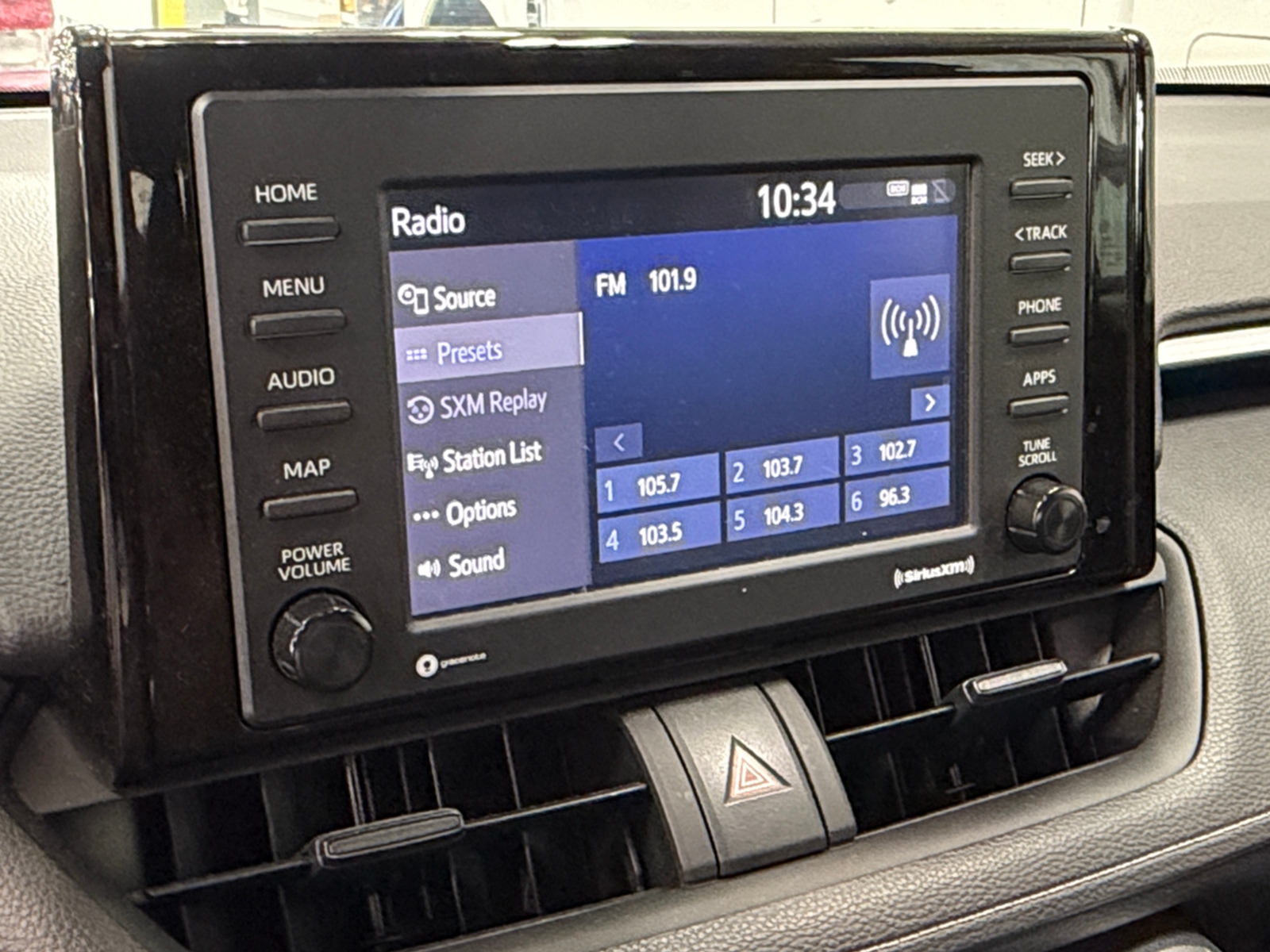 Thumbnail: 2022 Toyota RAV4 - 4