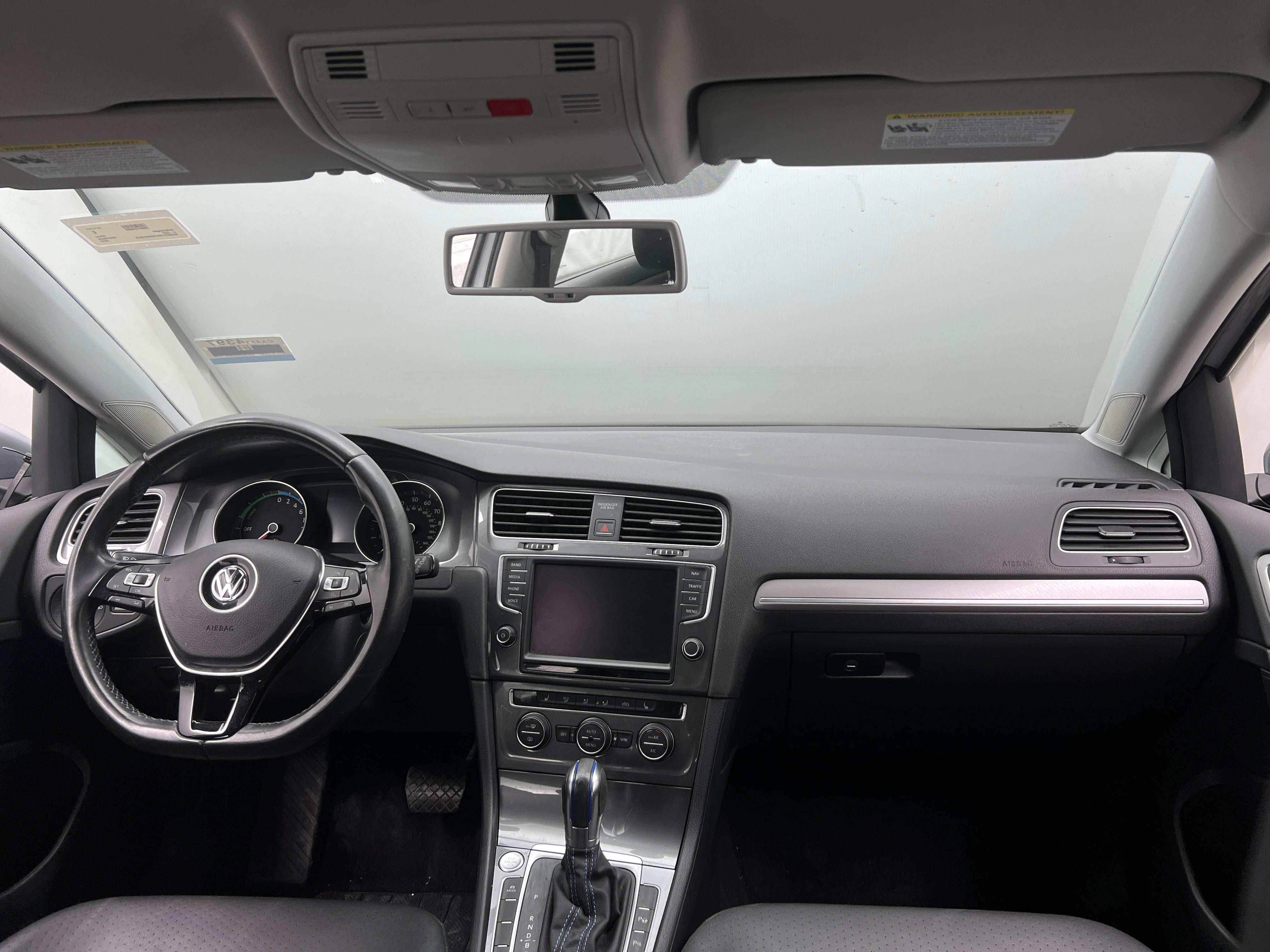 Used 2016 Volkswagen e-Golf e-Golf SEL Premium with VIN WVWPP7AU1GW912678 for sale in Auburn, WA
