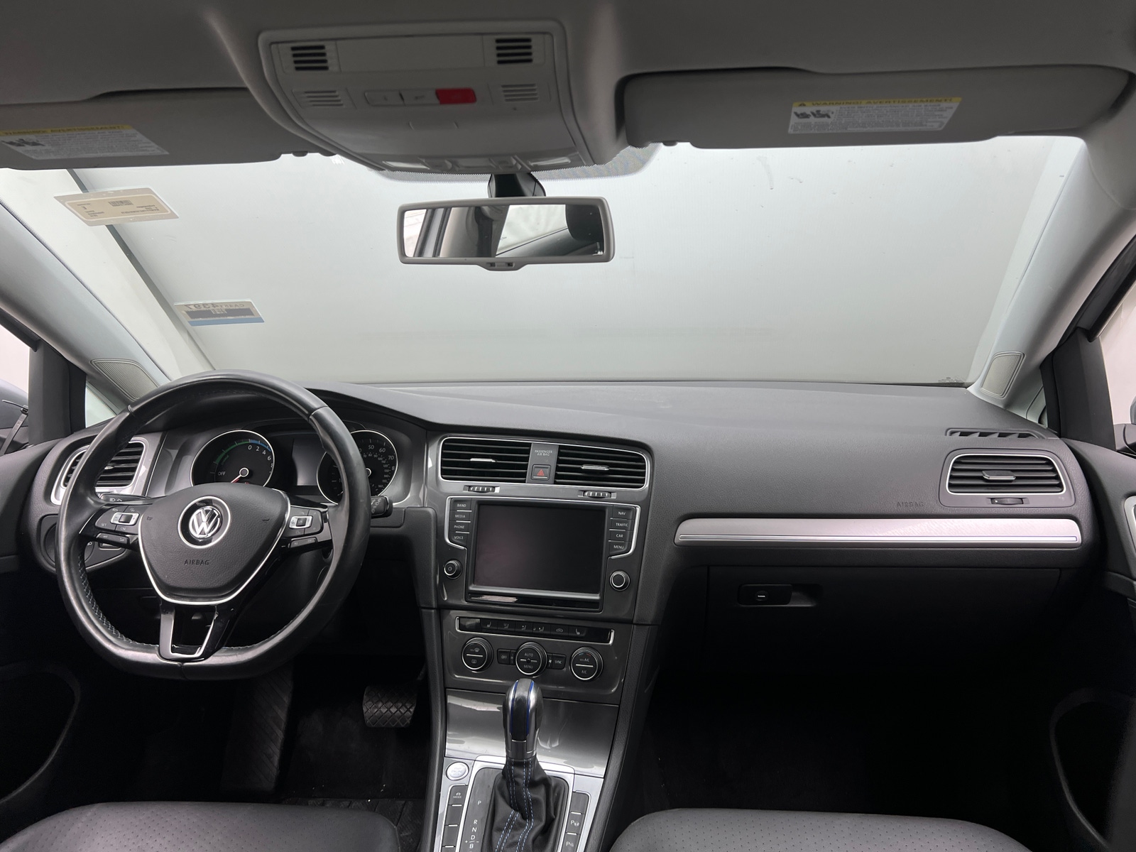 Thumbnail: 2016 Volkswagen e-Golf - 2