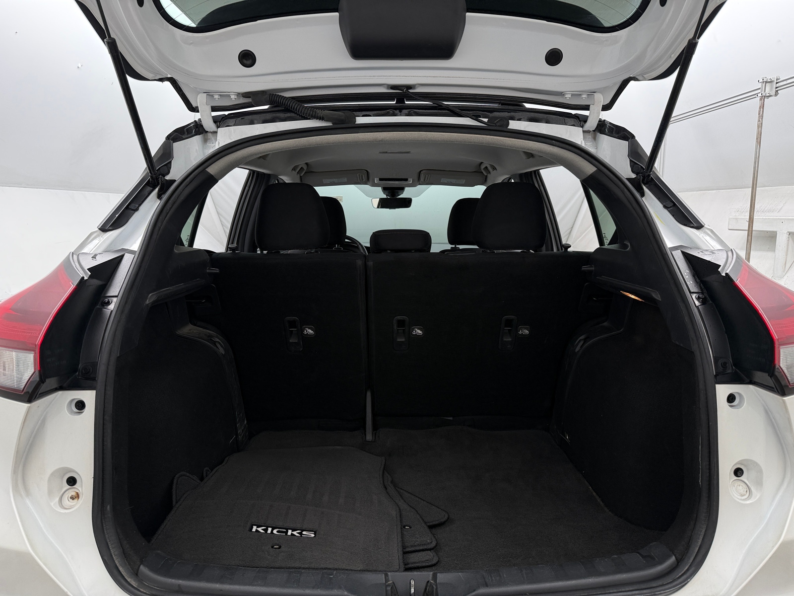 Thumbnail: 2022 Nissan Kicks - 7