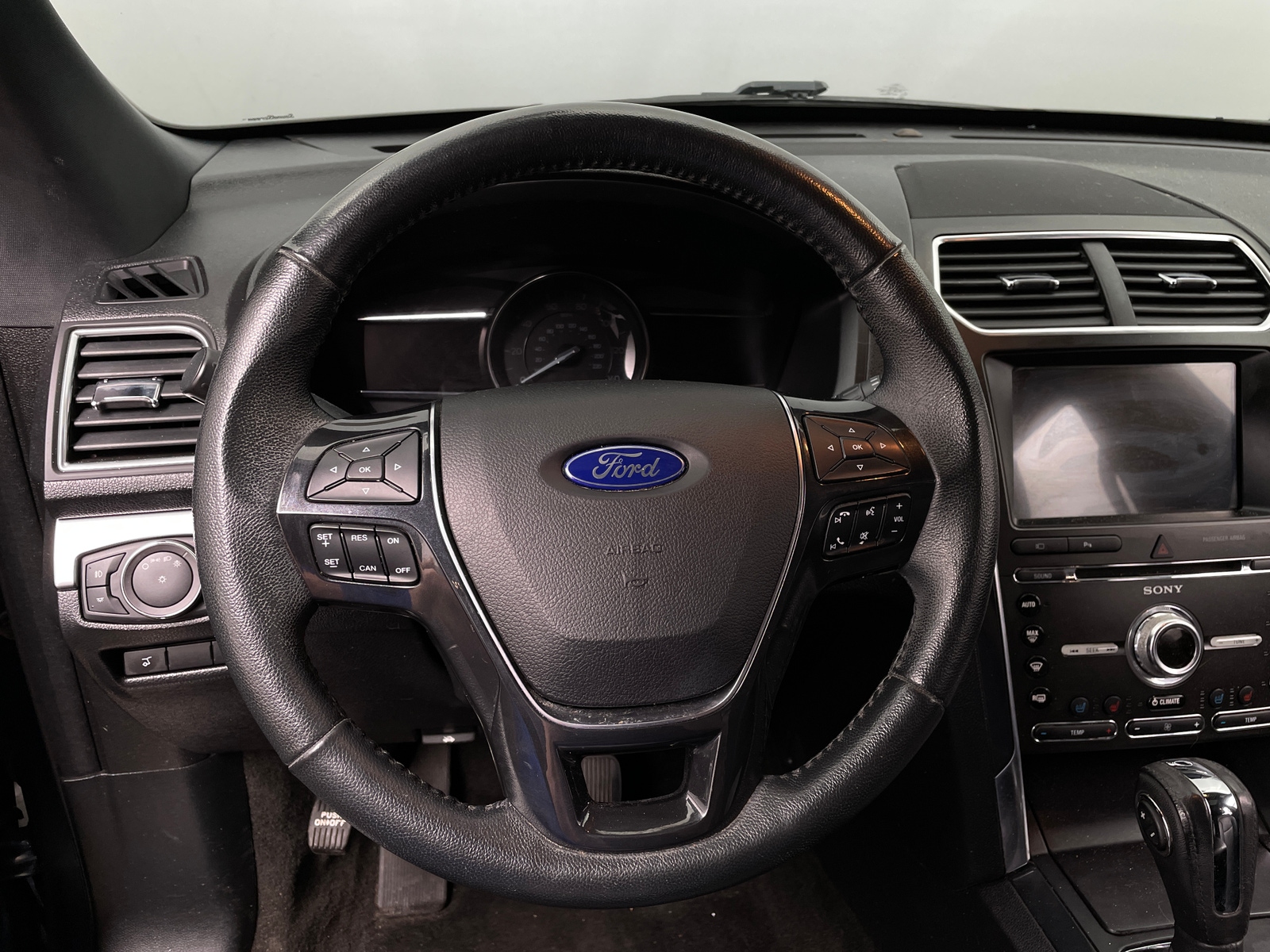 Thumbnail: 2018 Ford Explorer - 4