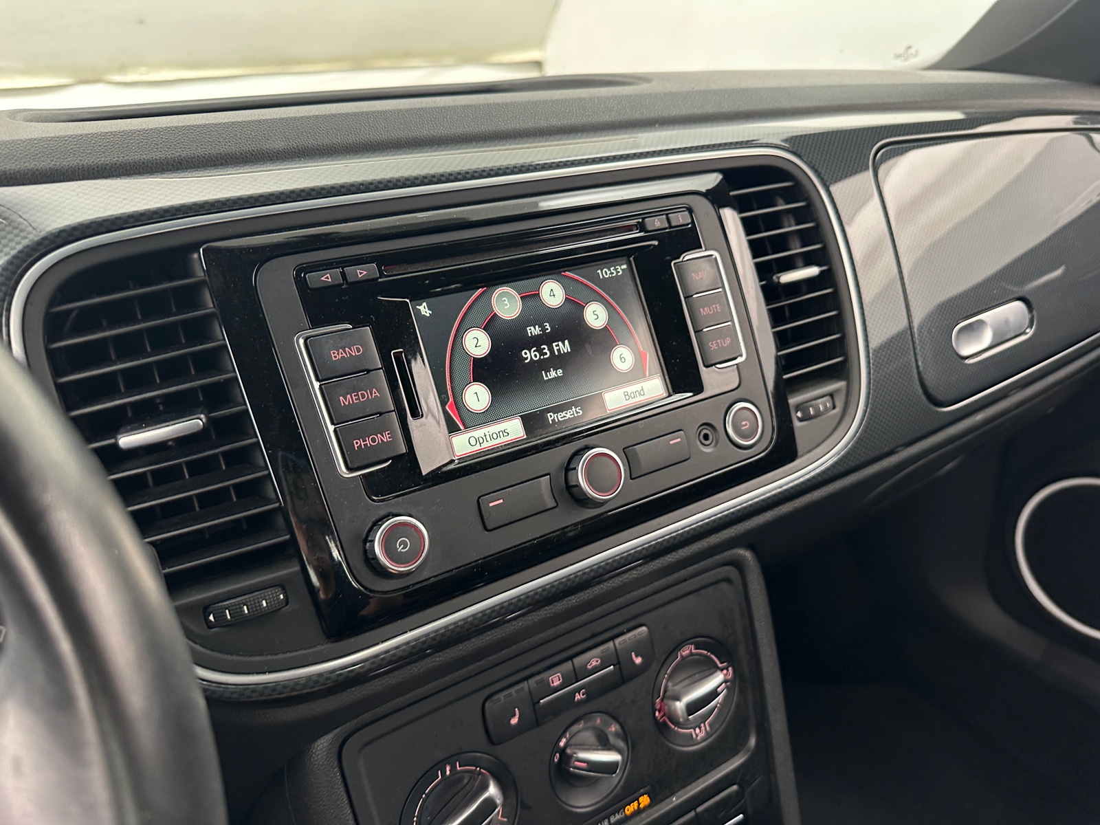 Thumbnail: 2012 Volkswagen Beetle - 4