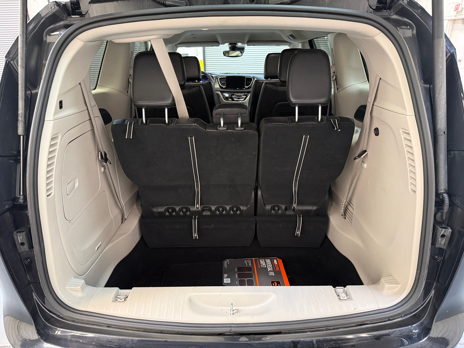 Thumbnail: 2024 Chrysler Pacifica - 6