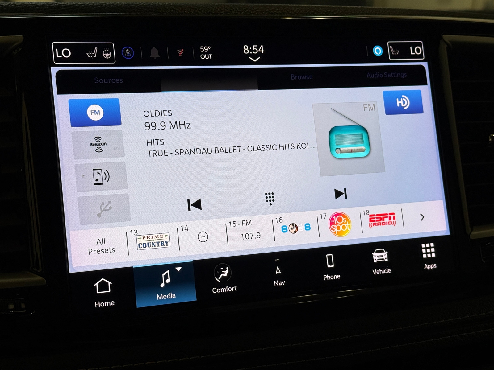 Thumbnail: 2024 Chrysler Pacifica - 3