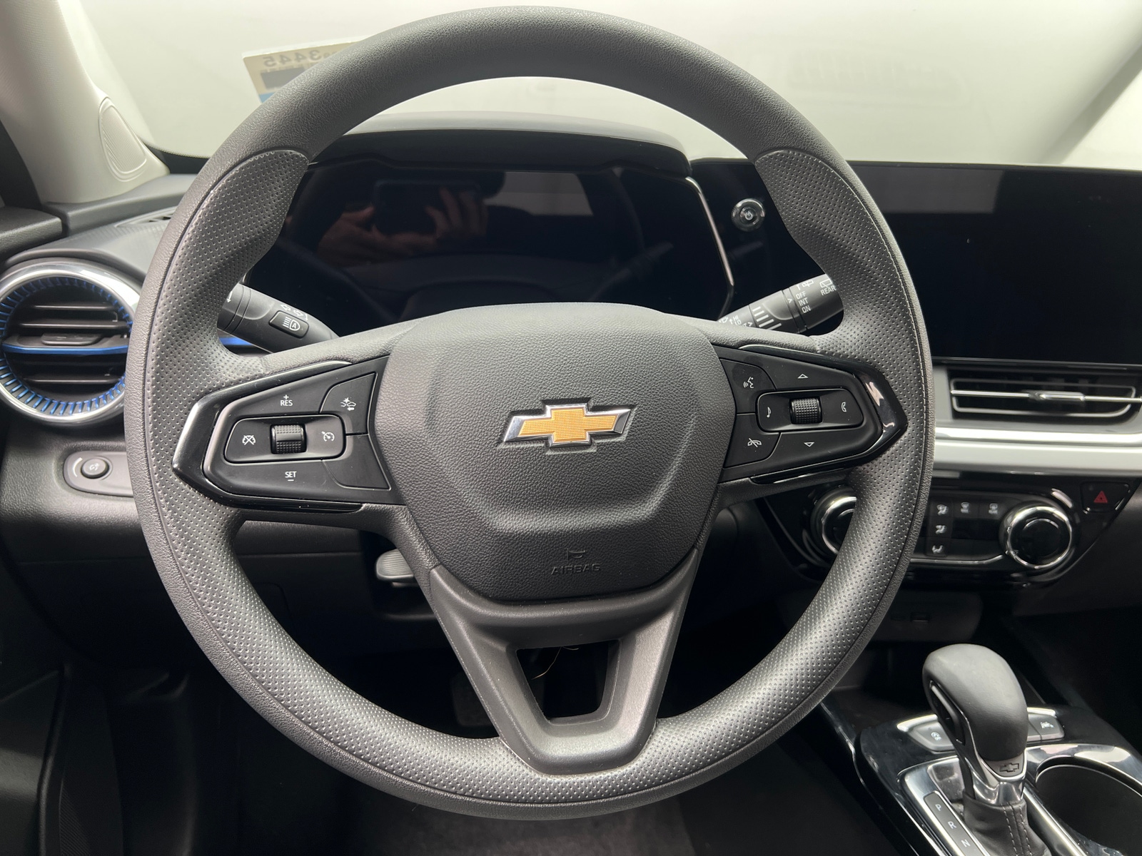 Thumbnail: 2025 Chevrolet Trax - 5