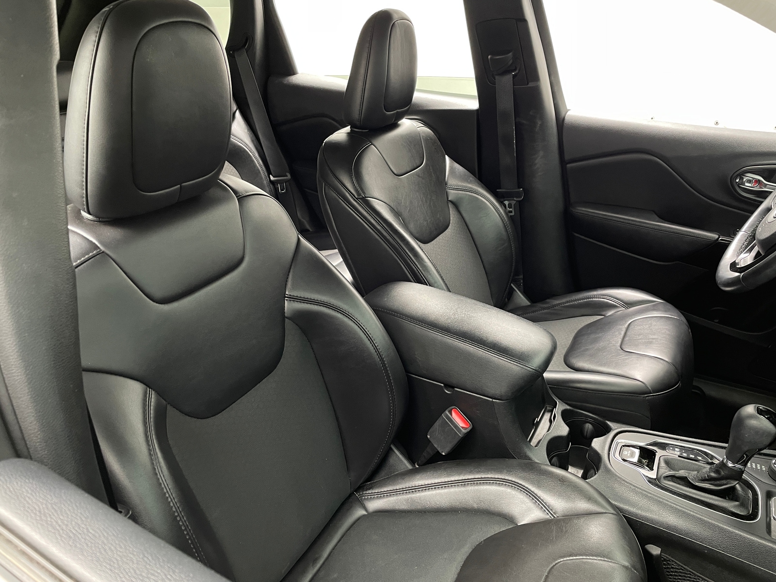 Thumbnail: 2019 Jeep Cherokee - 2