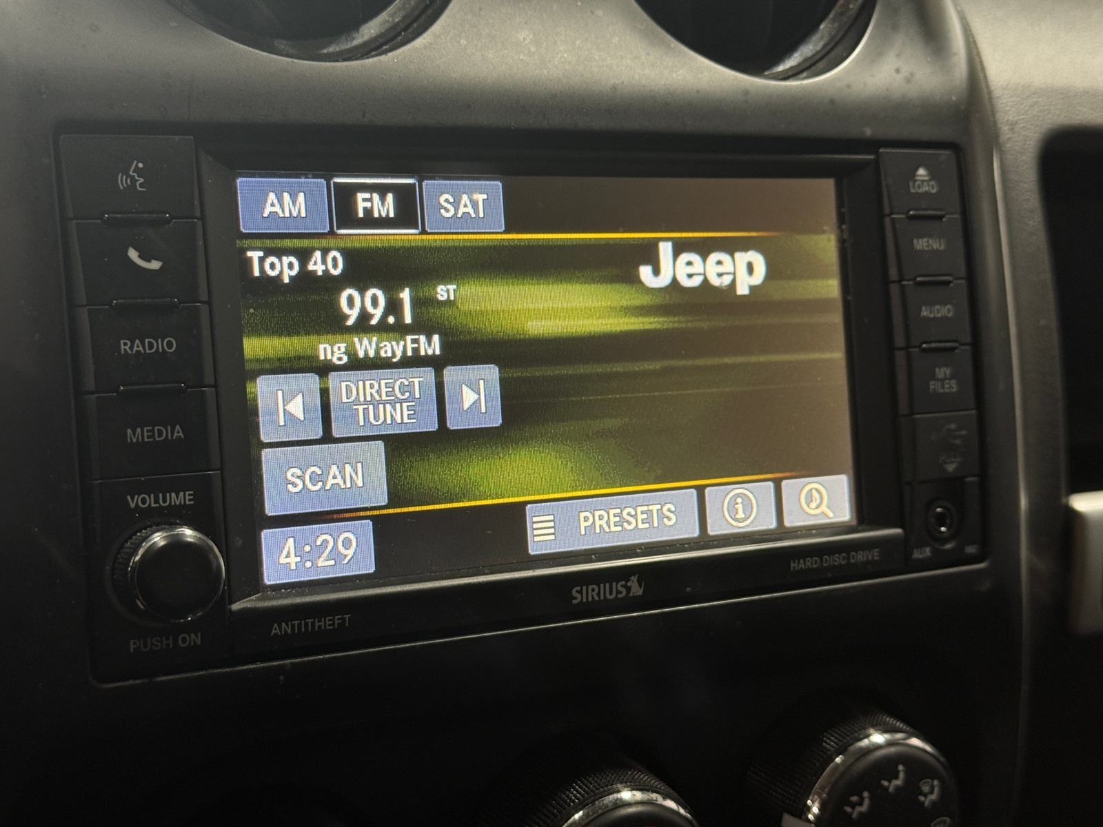 Thumbnail: 2015 Jeep Compass - 3