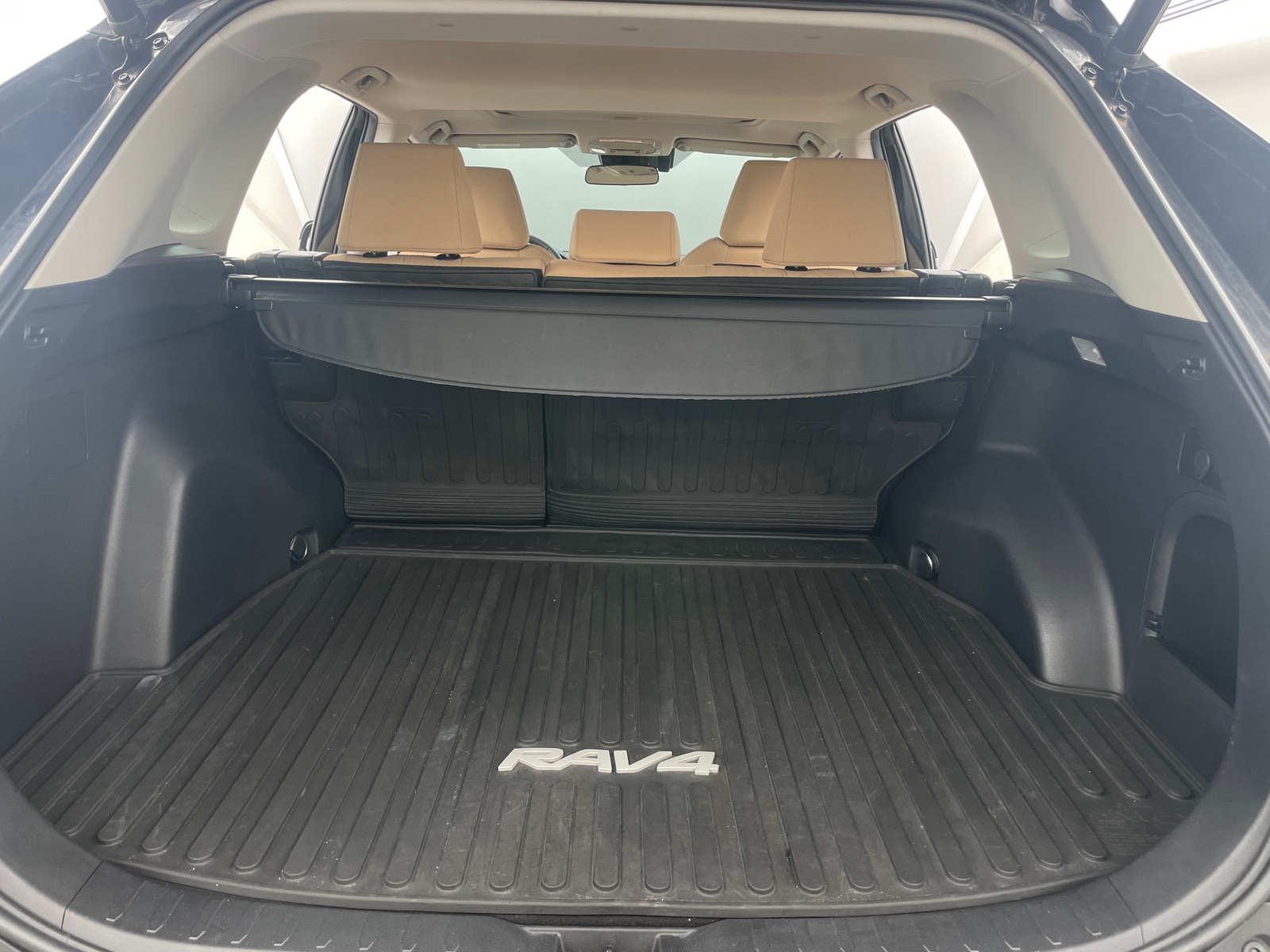 Thumbnail: 2021 Toyota RAV4 - 7