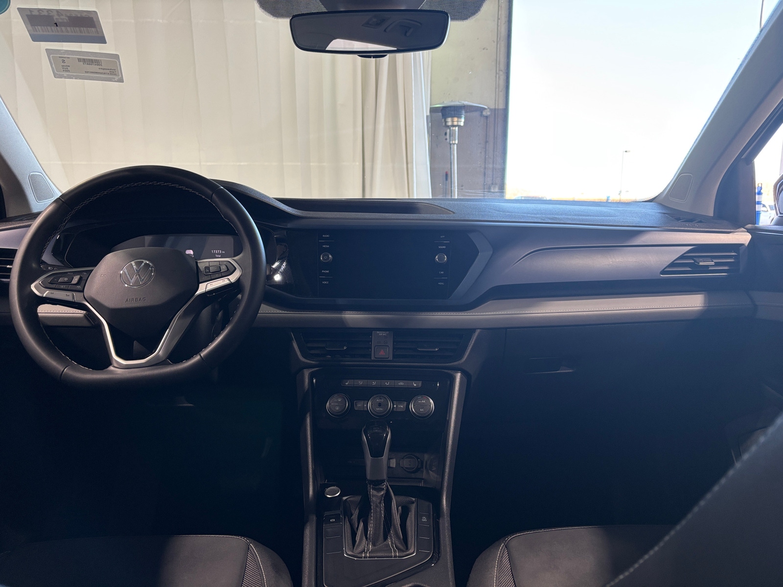 Thumbnail: 2024 Volkswagen Taos - 3