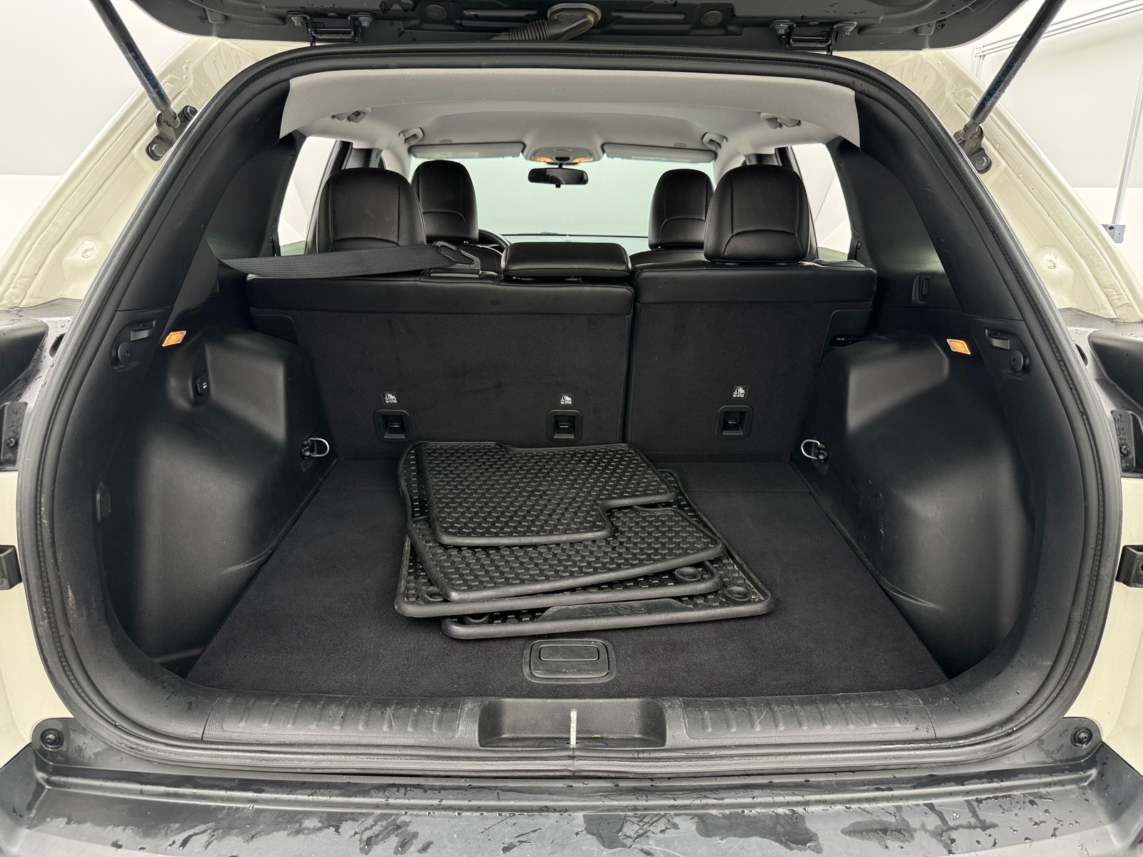 Thumbnail: 2019 Jeep Cherokee - 7