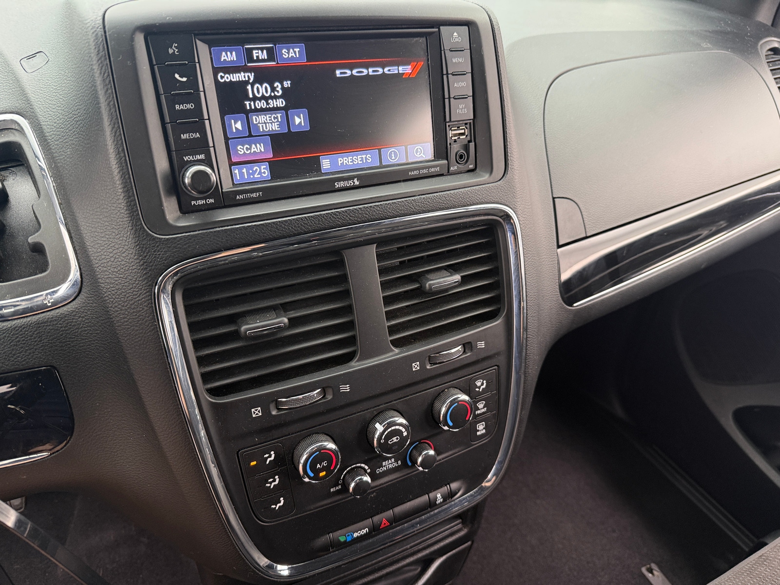 Thumbnail: 2018 Dodge Grand Caravan - 4