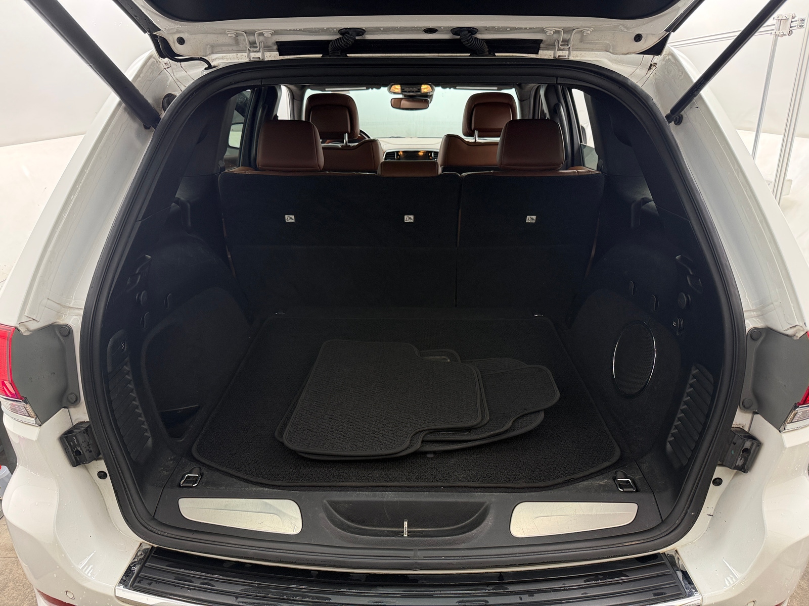 Thumbnail: 2020 Jeep Grand Cherokee - 6