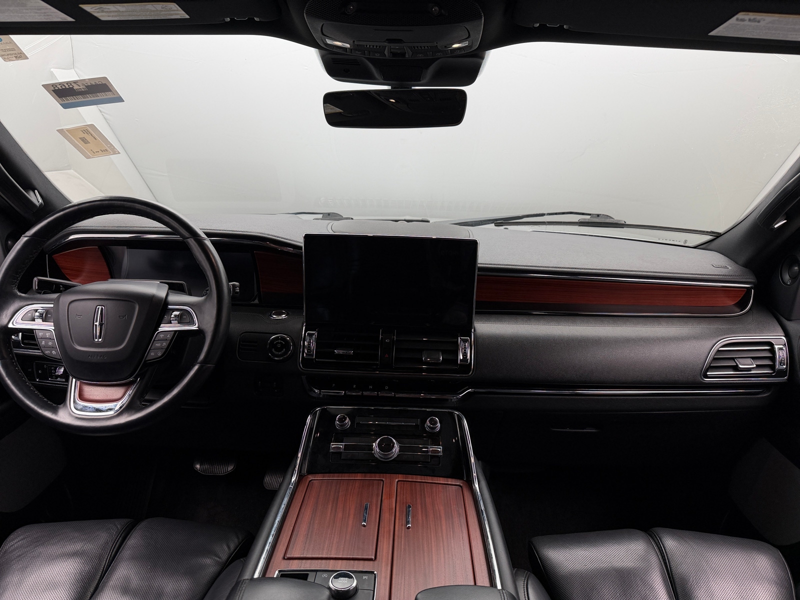 Thumbnail: 2023 Lincoln Navigator L - 2