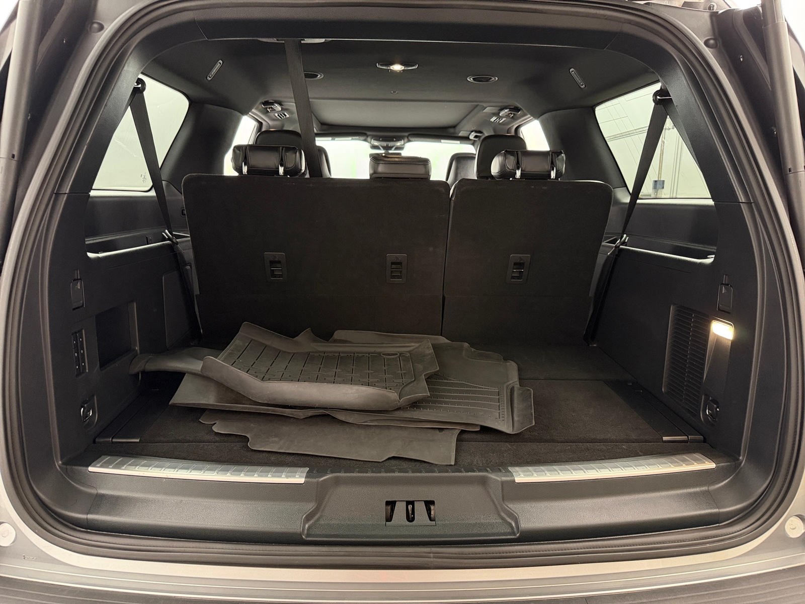 Thumbnail: 2023 Lincoln Navigator L - 6