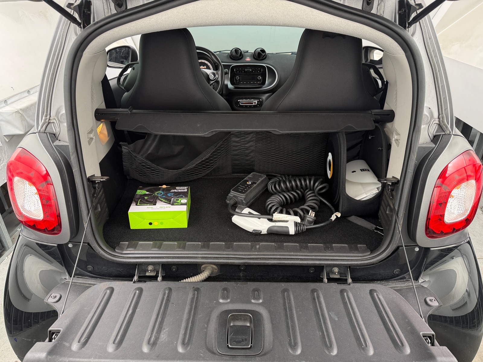 Thumbnail: 2018 smart fortwo - 5