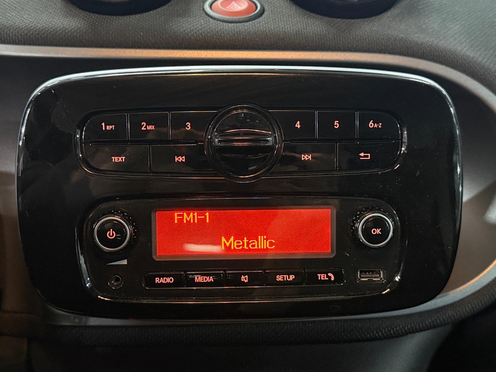 Thumbnail: 2018 smart fortwo - 3