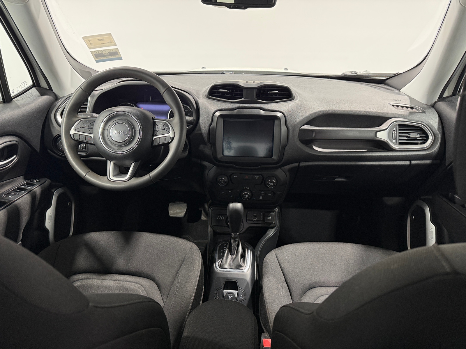 Thumbnail: 2018 Jeep Renegade - 3