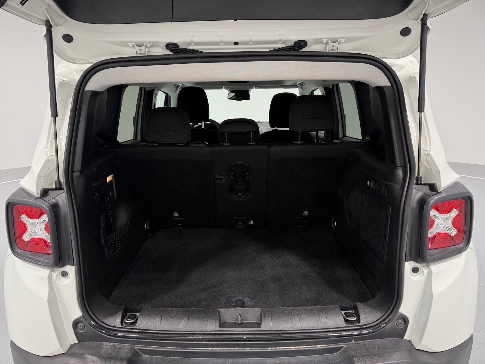 Thumbnail: 2018 Jeep Renegade - 7