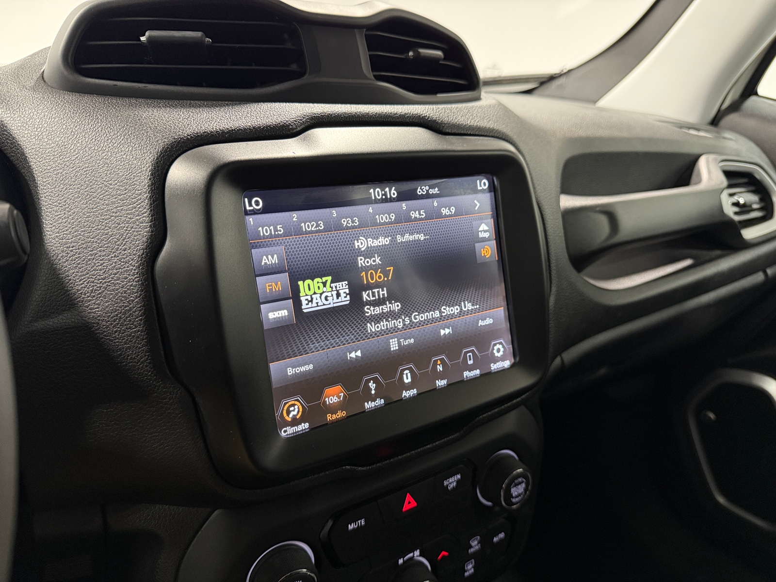 Thumbnail: 2018 Jeep Renegade - 4