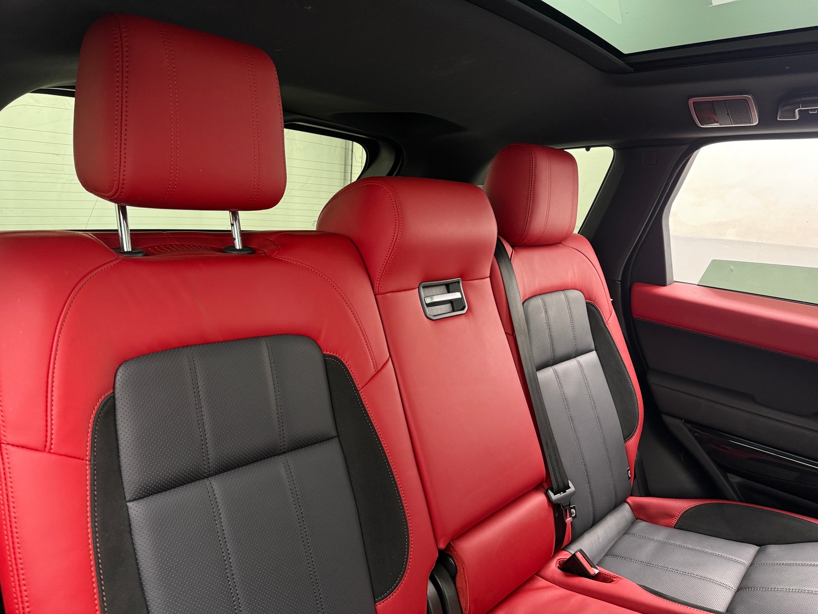 Thumbnail: 2022 Land Rover Range Rover Sport - 5