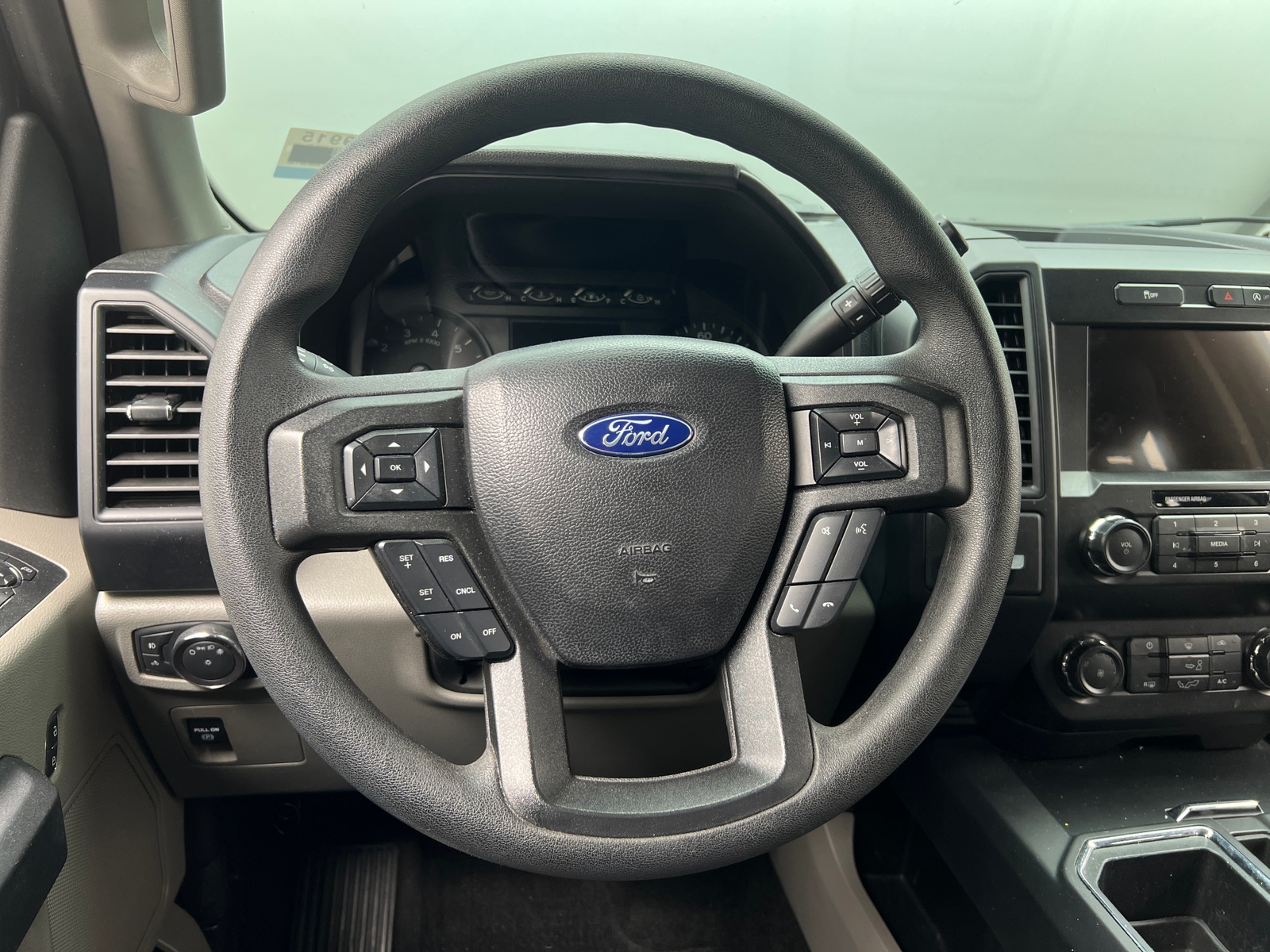 Thumbnail: 2019 Ford Econoline - 5