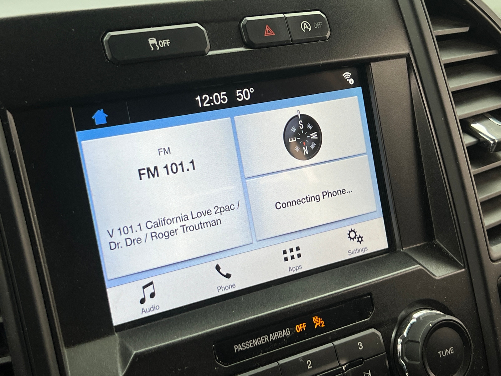 Thumbnail: 2019 Ford Econoline - 4