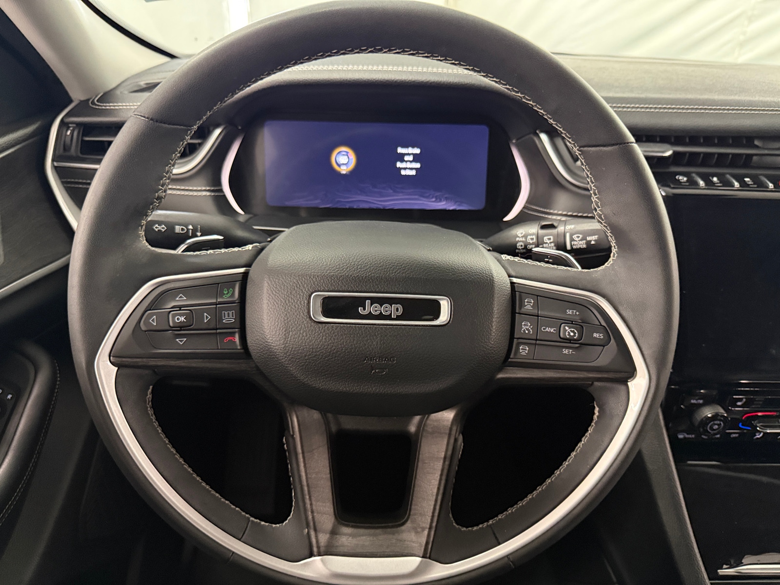 Thumbnail: 2023 Jeep Grand Cherokee - 4