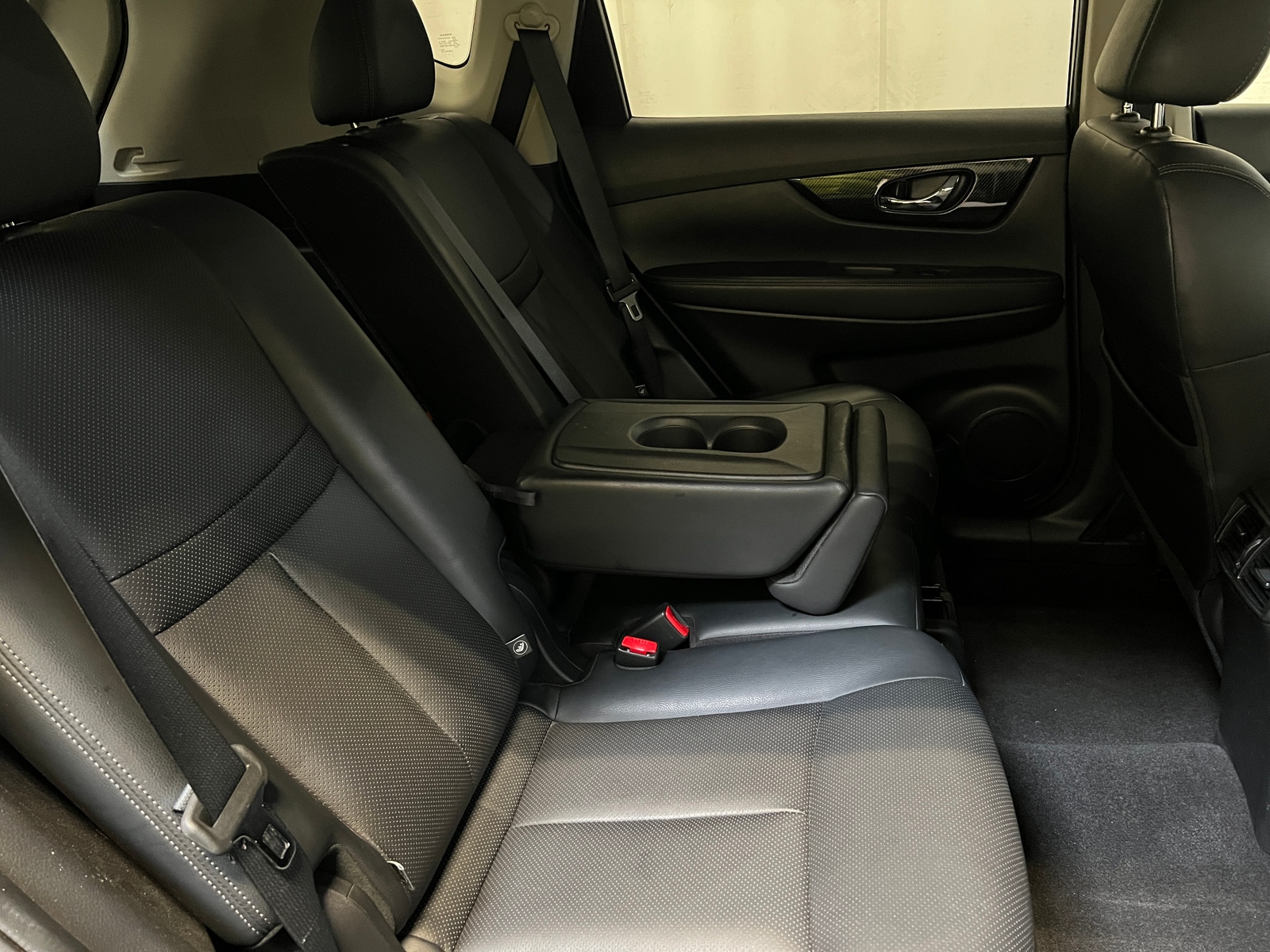 Thumbnail: 2017 Nissan Rogue - 5