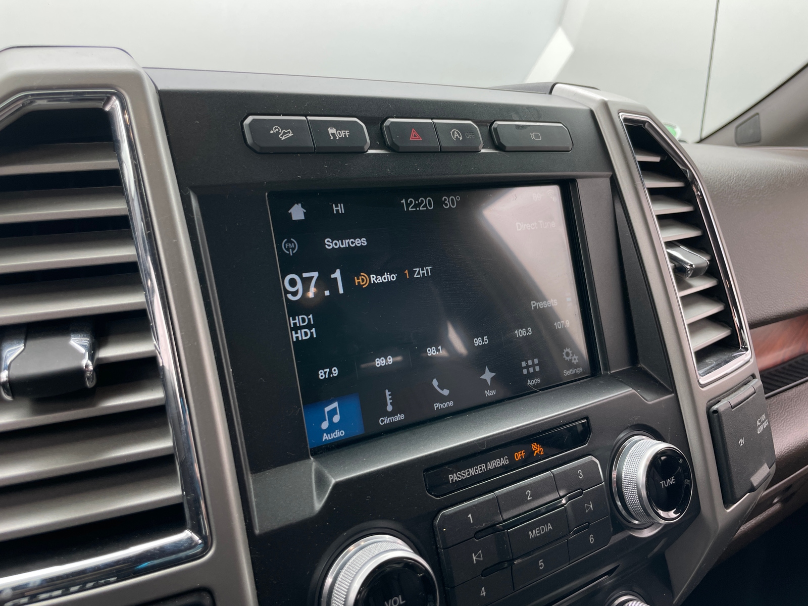 Thumbnail: 2017 Ford Econoline - 3