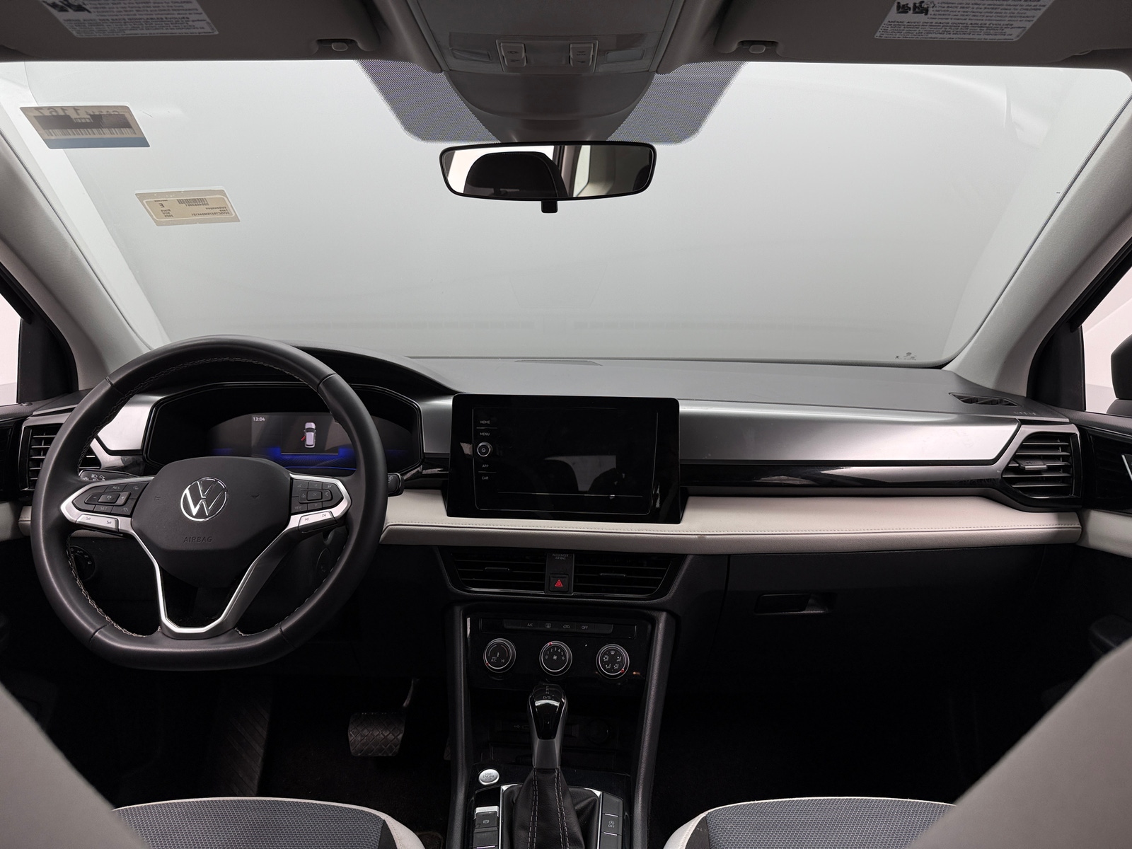 Thumbnail: 2025 Volkswagen Taos - 3