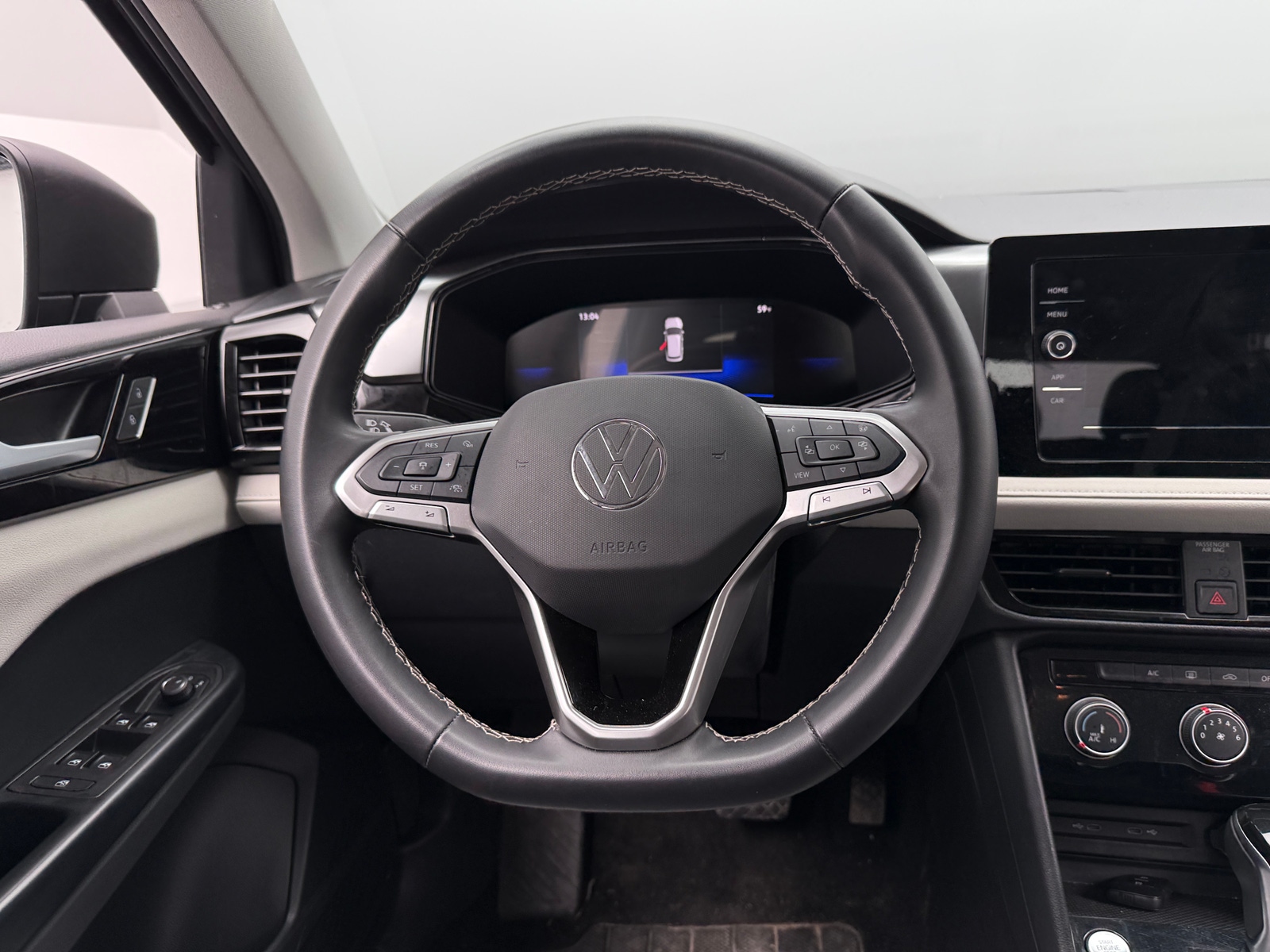 Thumbnail: 2025 Volkswagen Taos - 5