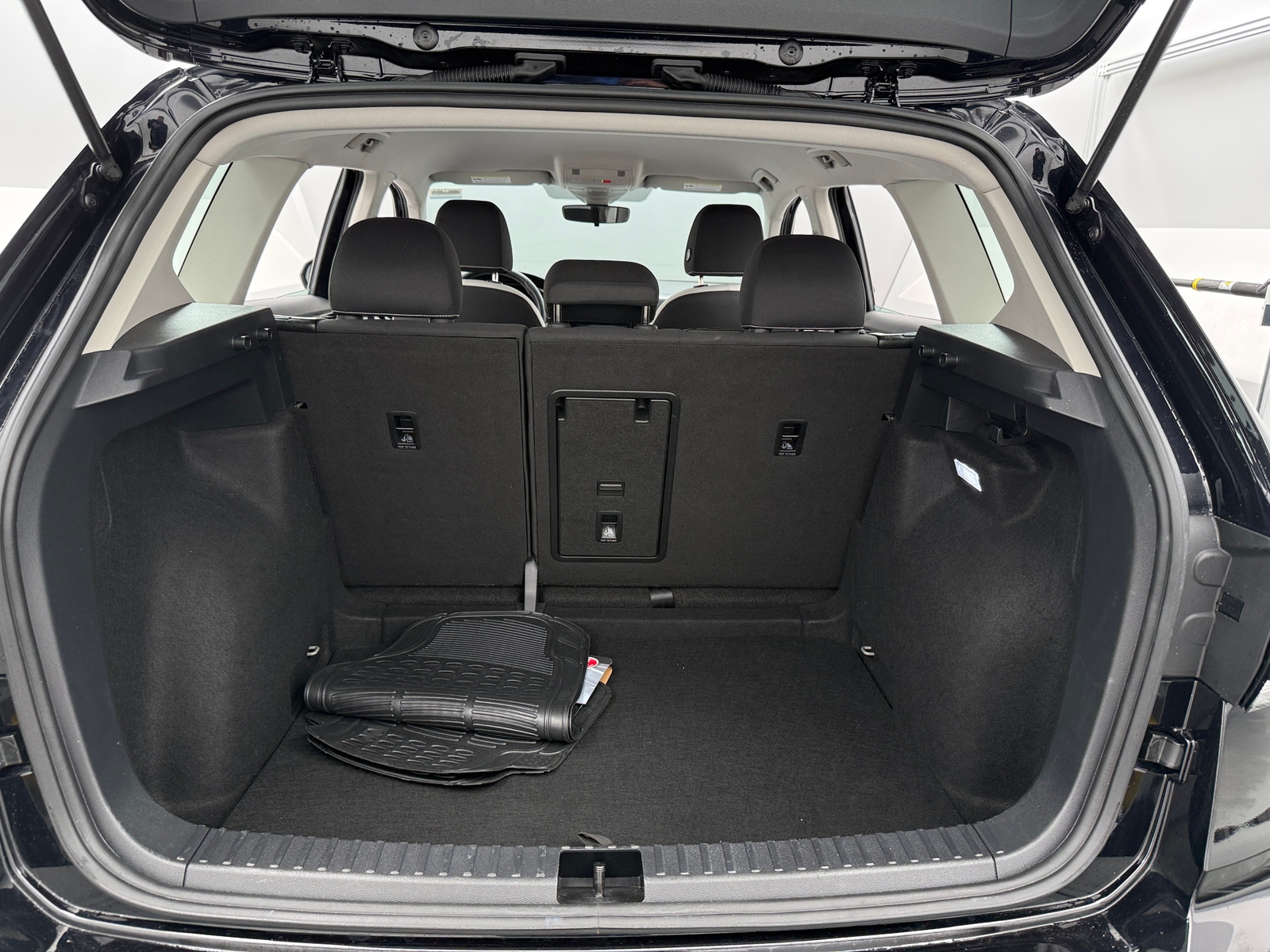 Thumbnail: 2025 Volkswagen Taos - 7