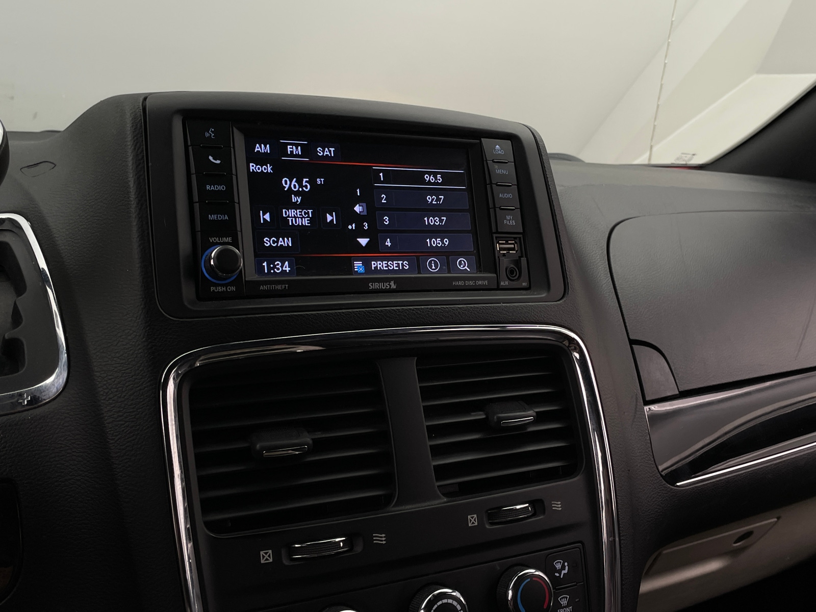 Thumbnail: 2019 Dodge Grand Caravan - 3