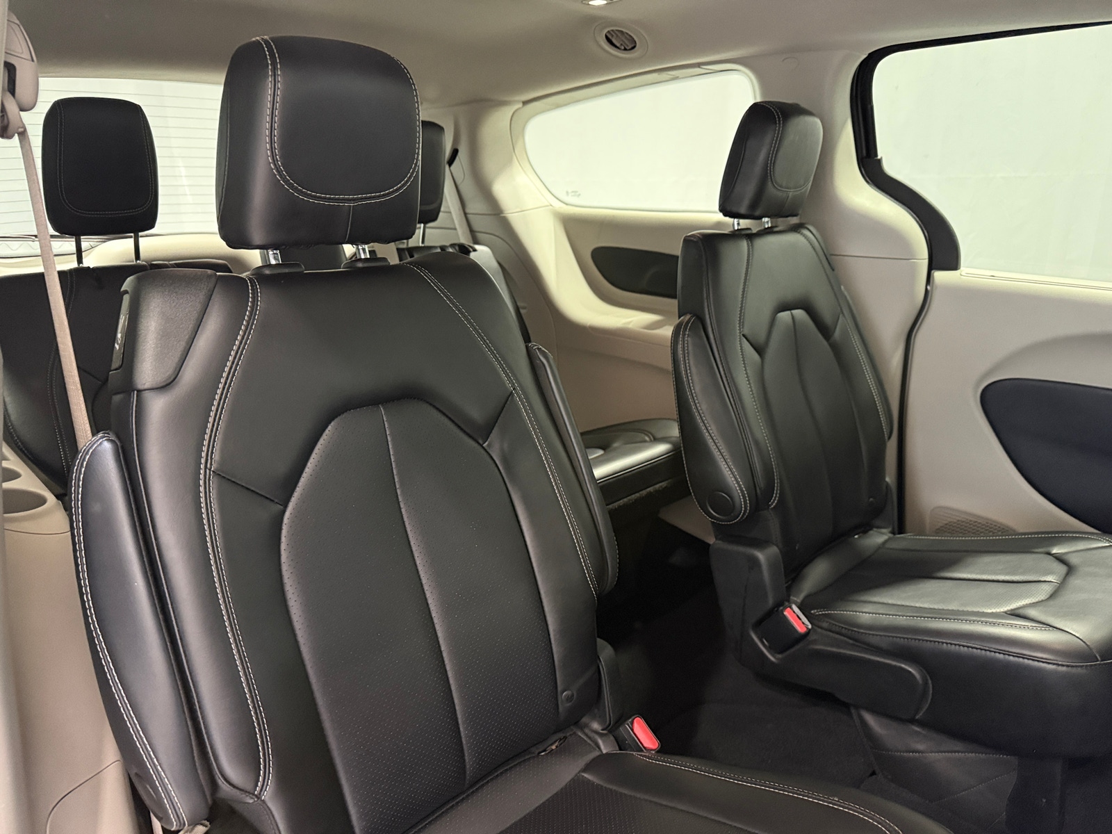 Thumbnail: 2023 Chrysler Pacifica - 5